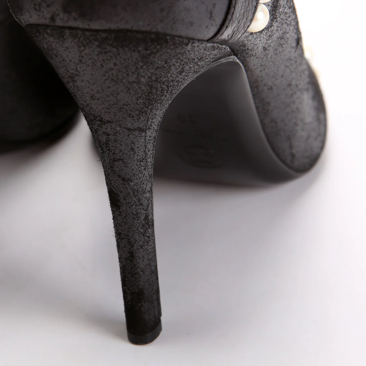 CC Logo Pearl Pumps Size 39 Black - Image 6