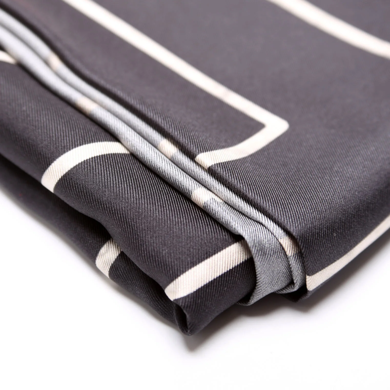 CC Maze Silk - Image 2