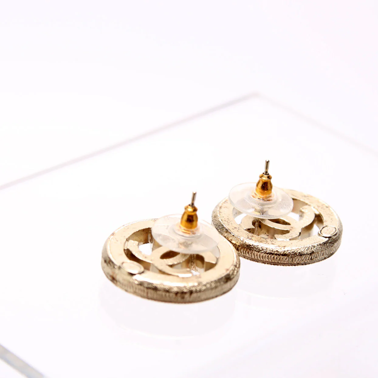 CC Pearl Circle Stud Earrings Gold/Pearl - Image 3