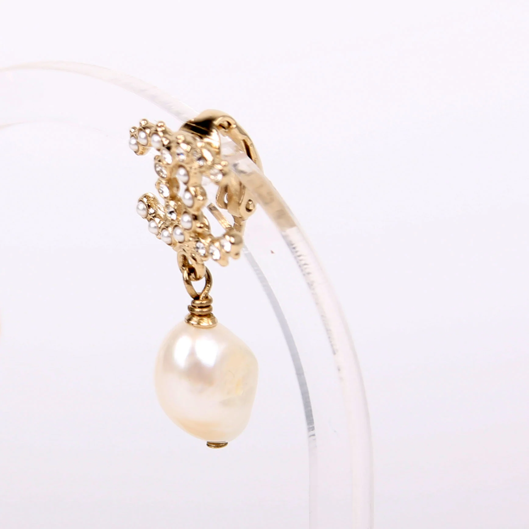 CC Pearl Drop Clip On Earrings Gold - Image 3