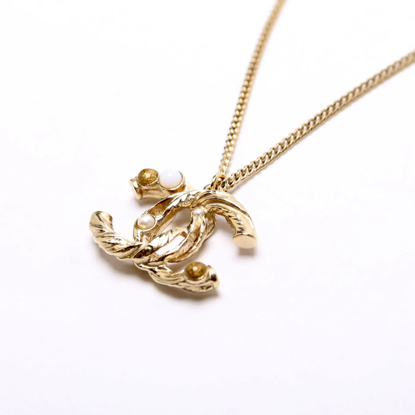 CC Pendant Pearl/Braided Chain Gold - Image 4
