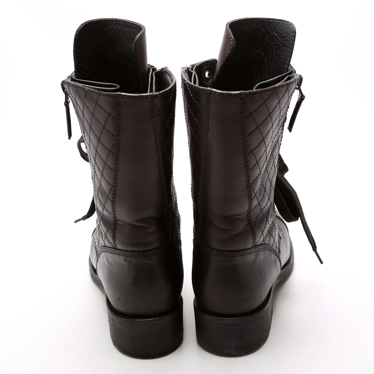 CC Quilted Calfskin Combat Boots Size 39 Black - Image 4