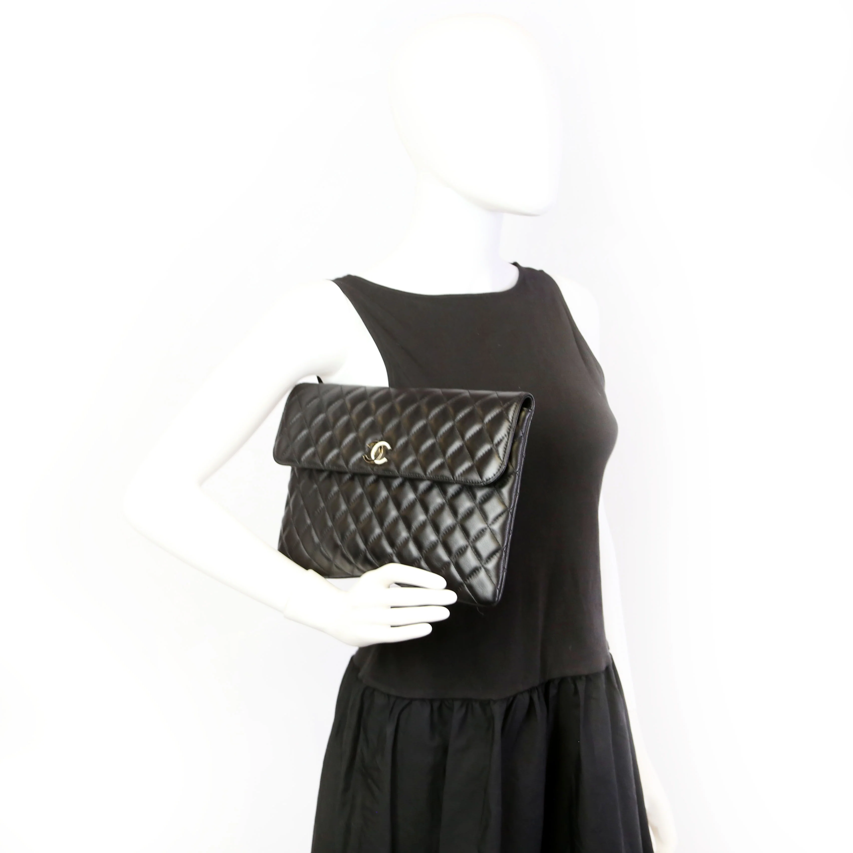 CC Quilted Flap Clutch 31M Black - Image 12