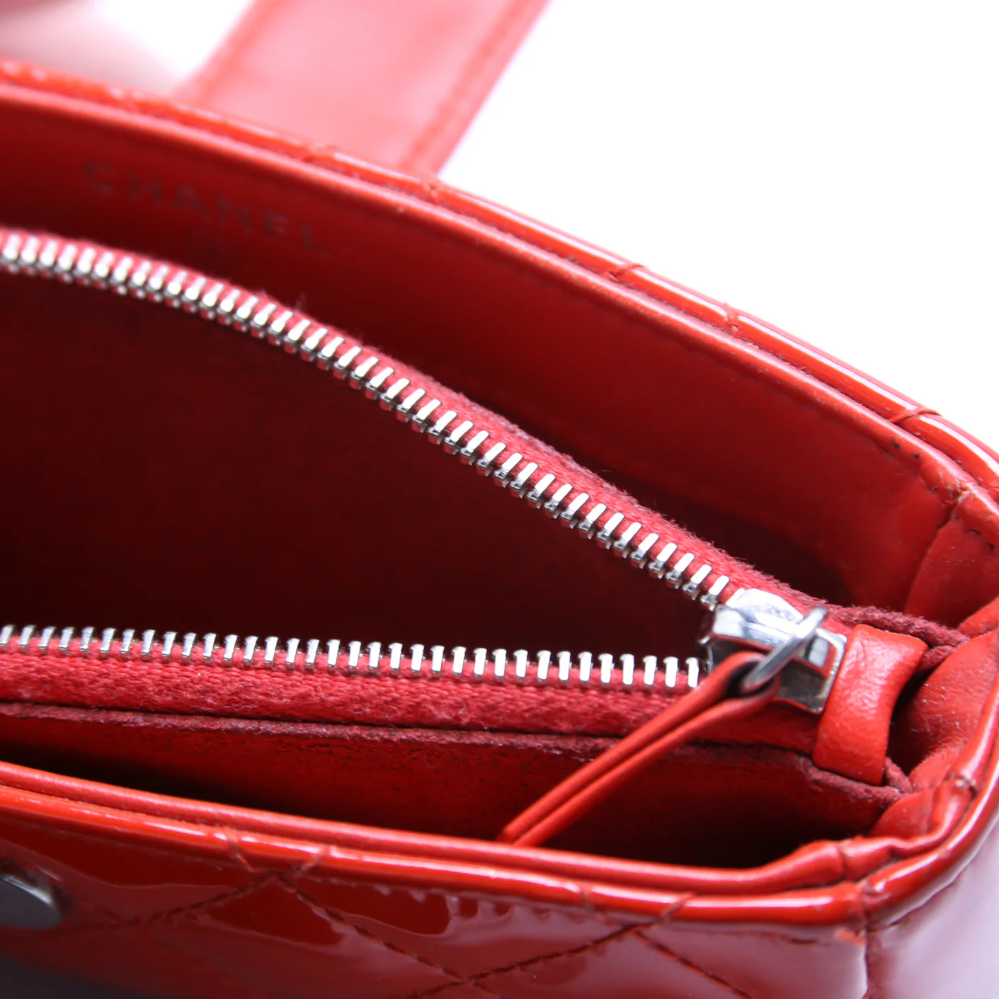 CC Quilted Patent Pouch - Image 10