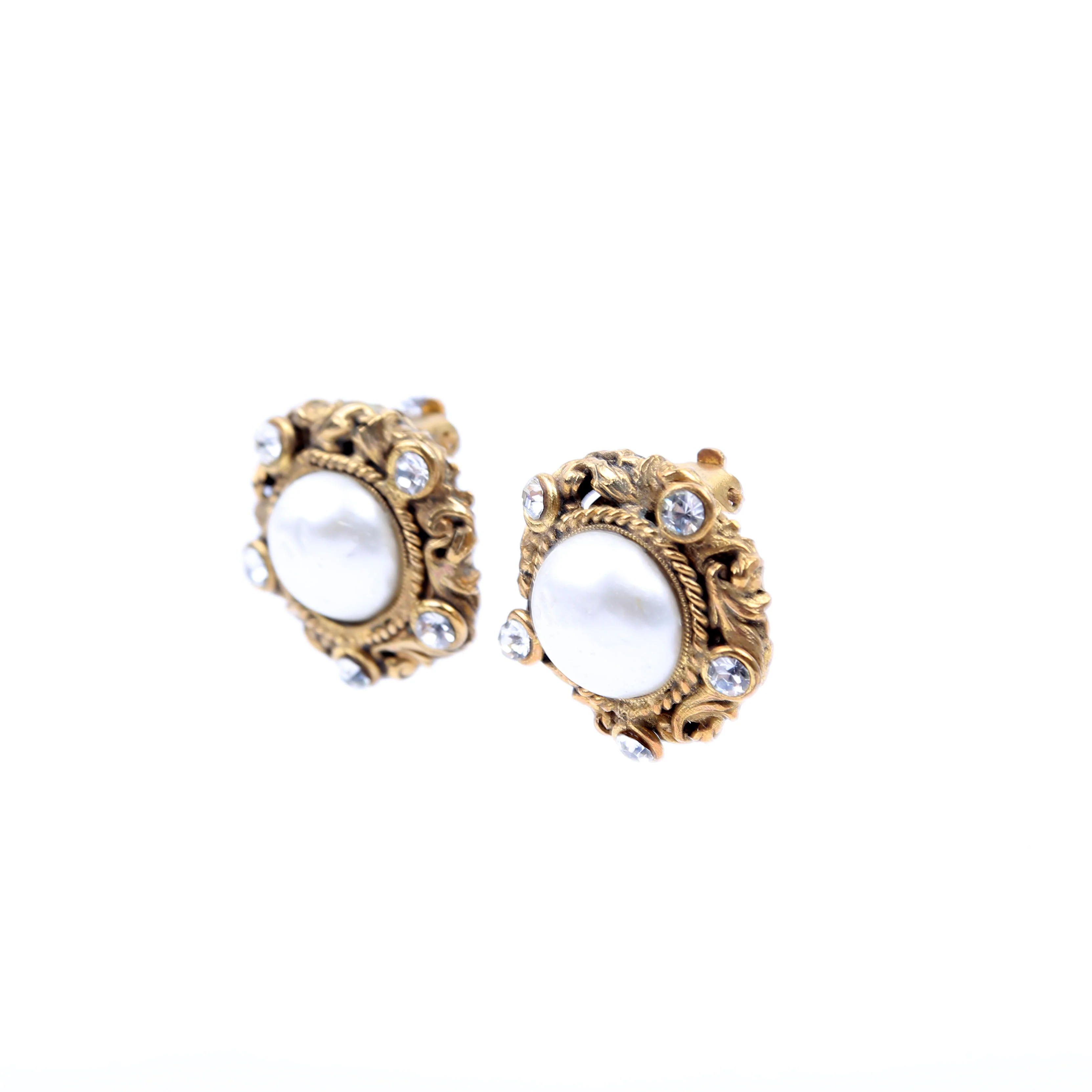 CC Rhinestone/Faux Pearl Clip On Vintage Earrings Gold - Image 3