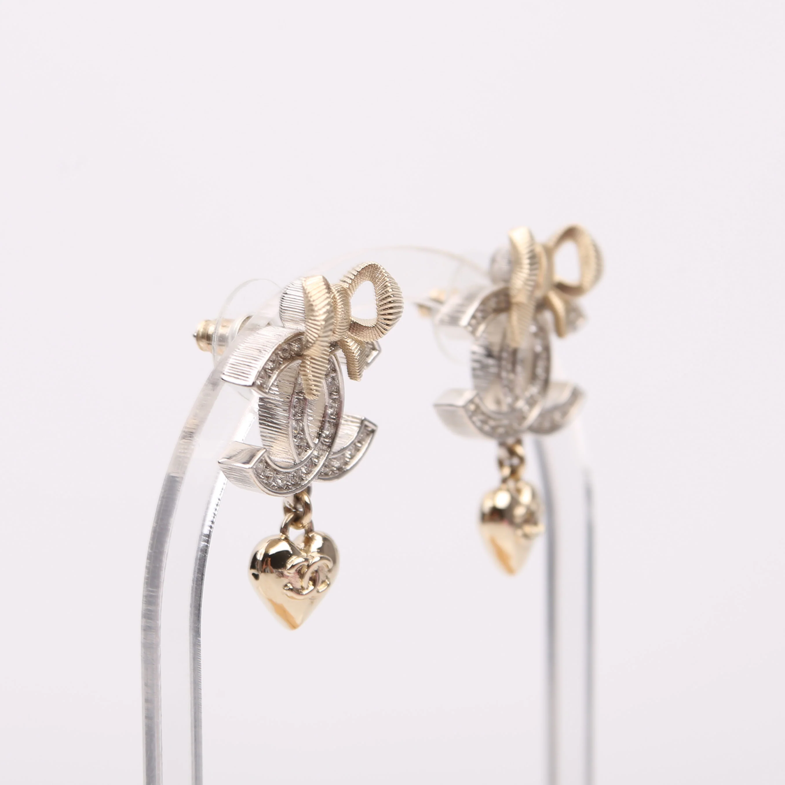 CC Strass Bow Heart Drop Stud Earrings - Image 2