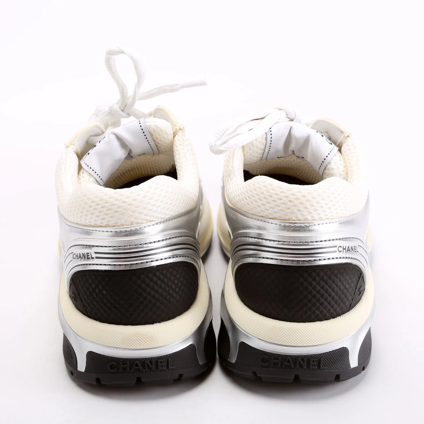 CC Stretch Laminated Calfskin Sneakers Size 38 Silver - Image 4