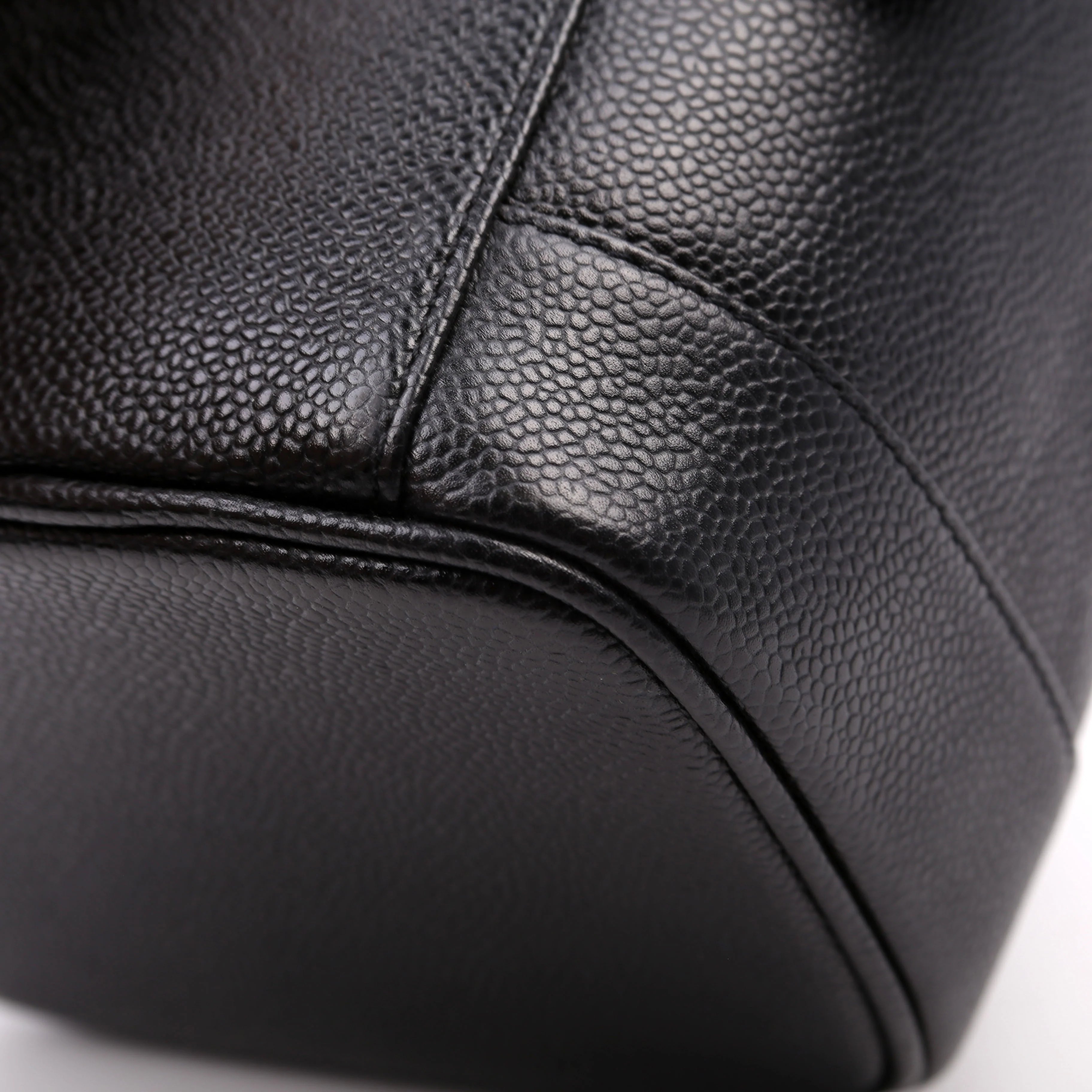 CC Vanity Case Small Caviar Leather 6M - Image 8