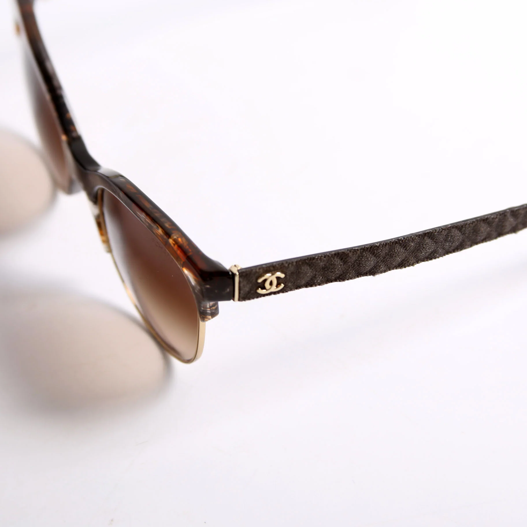 CC5342 Denim Sunglasses - Image 2