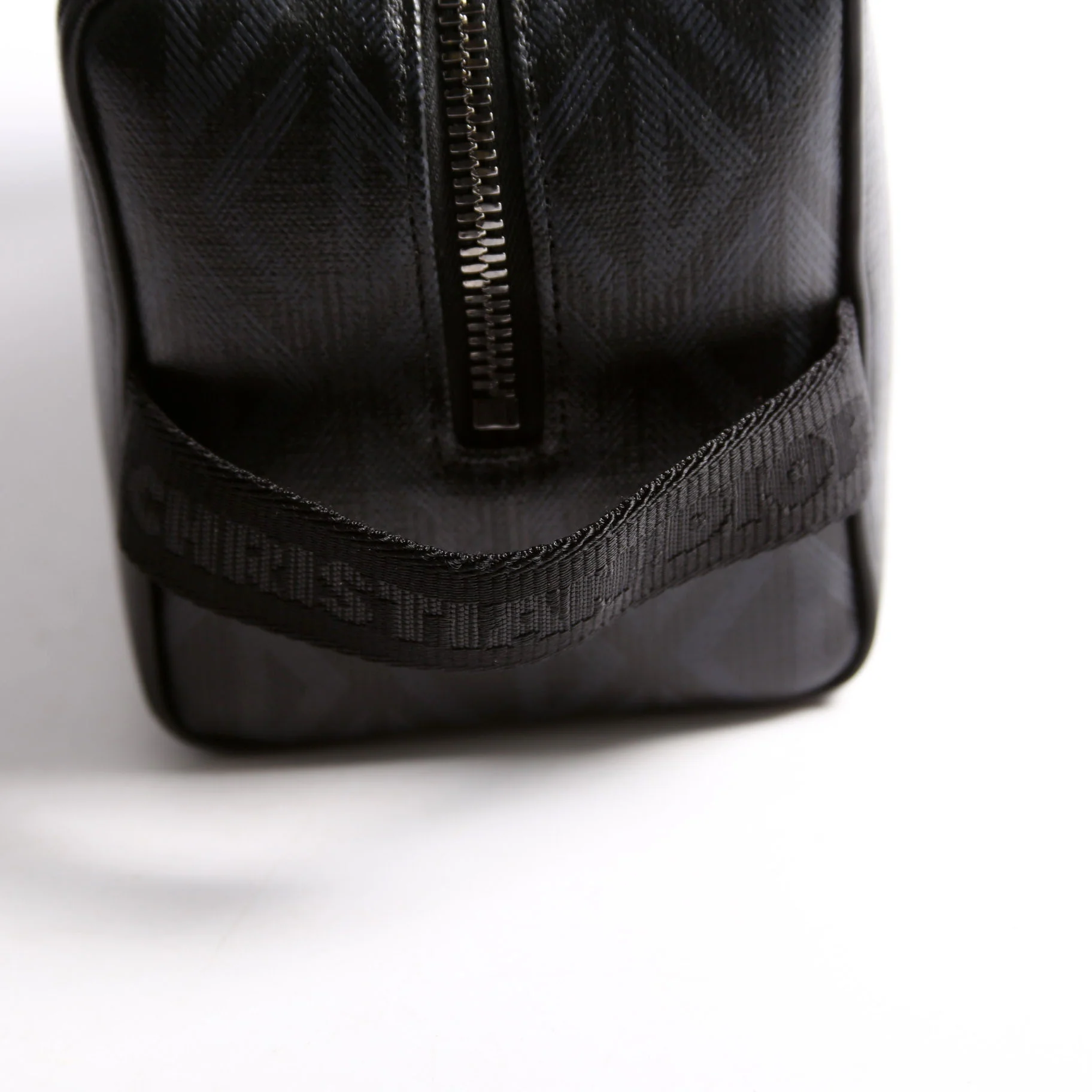 CD Diamond Lingot Mens Toiletry Pouch Black - Image 8