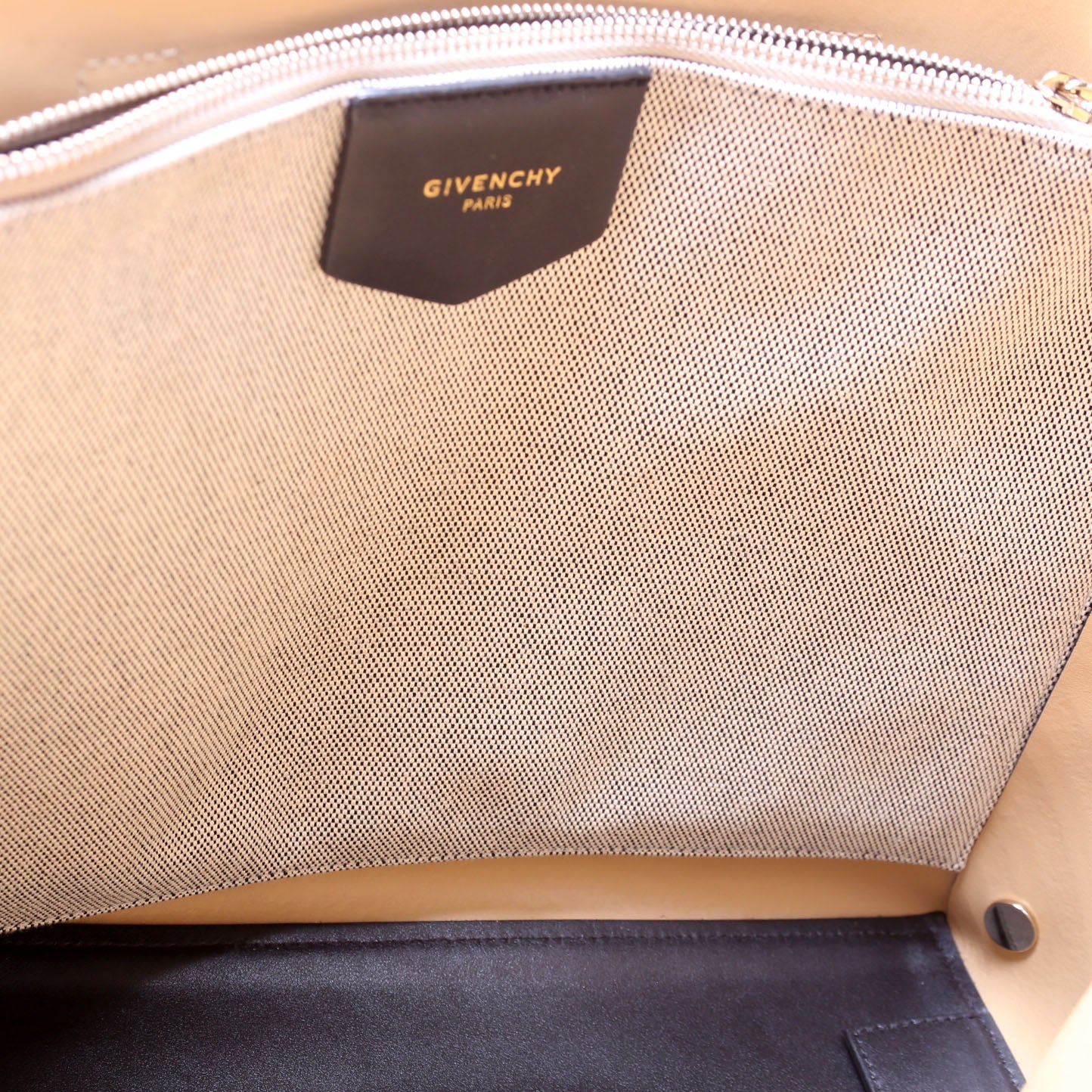 Chain Emb Bond Shopper Medium Calfskin Black - Image 11