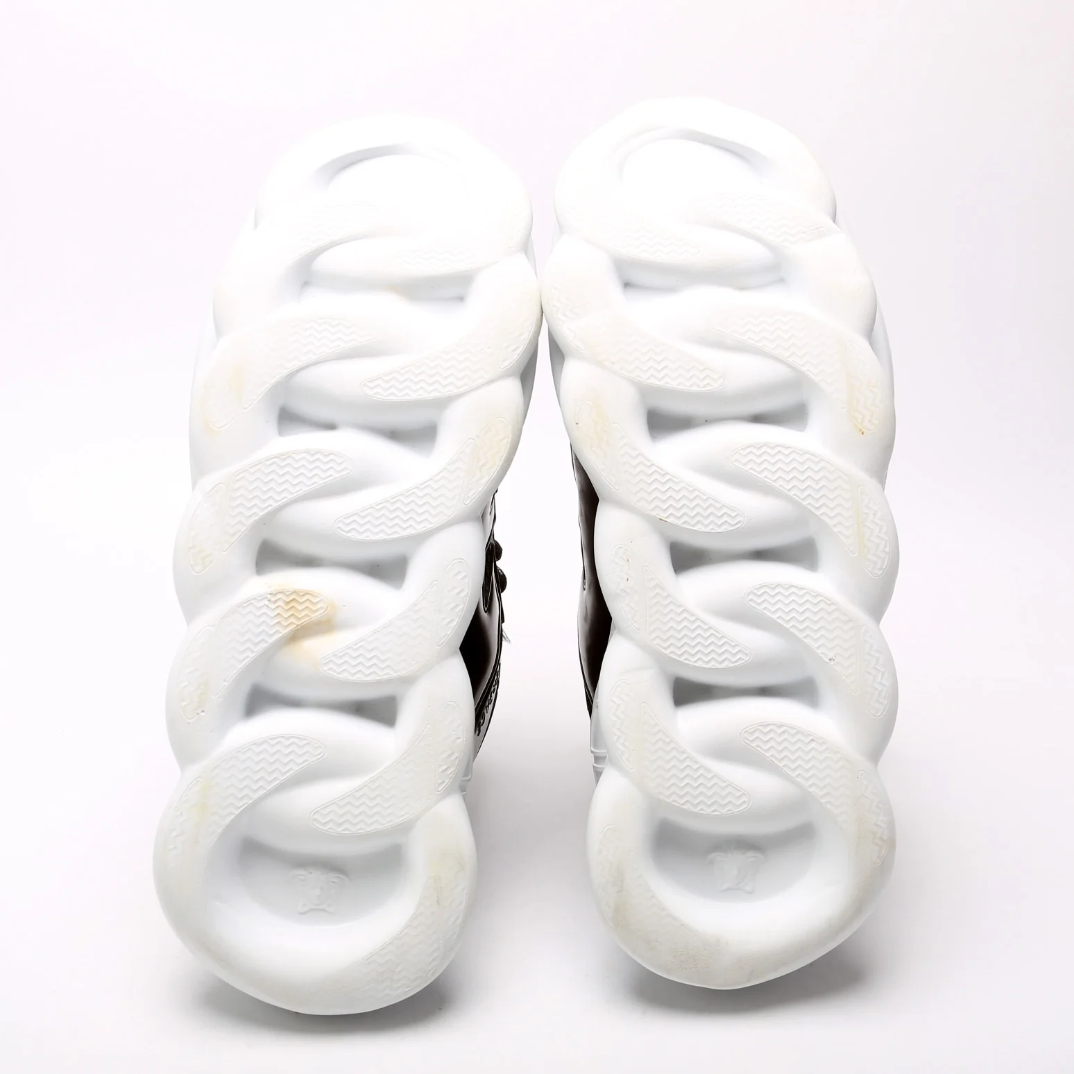 Chain Reaction Sneakers Size 39 - Image 5