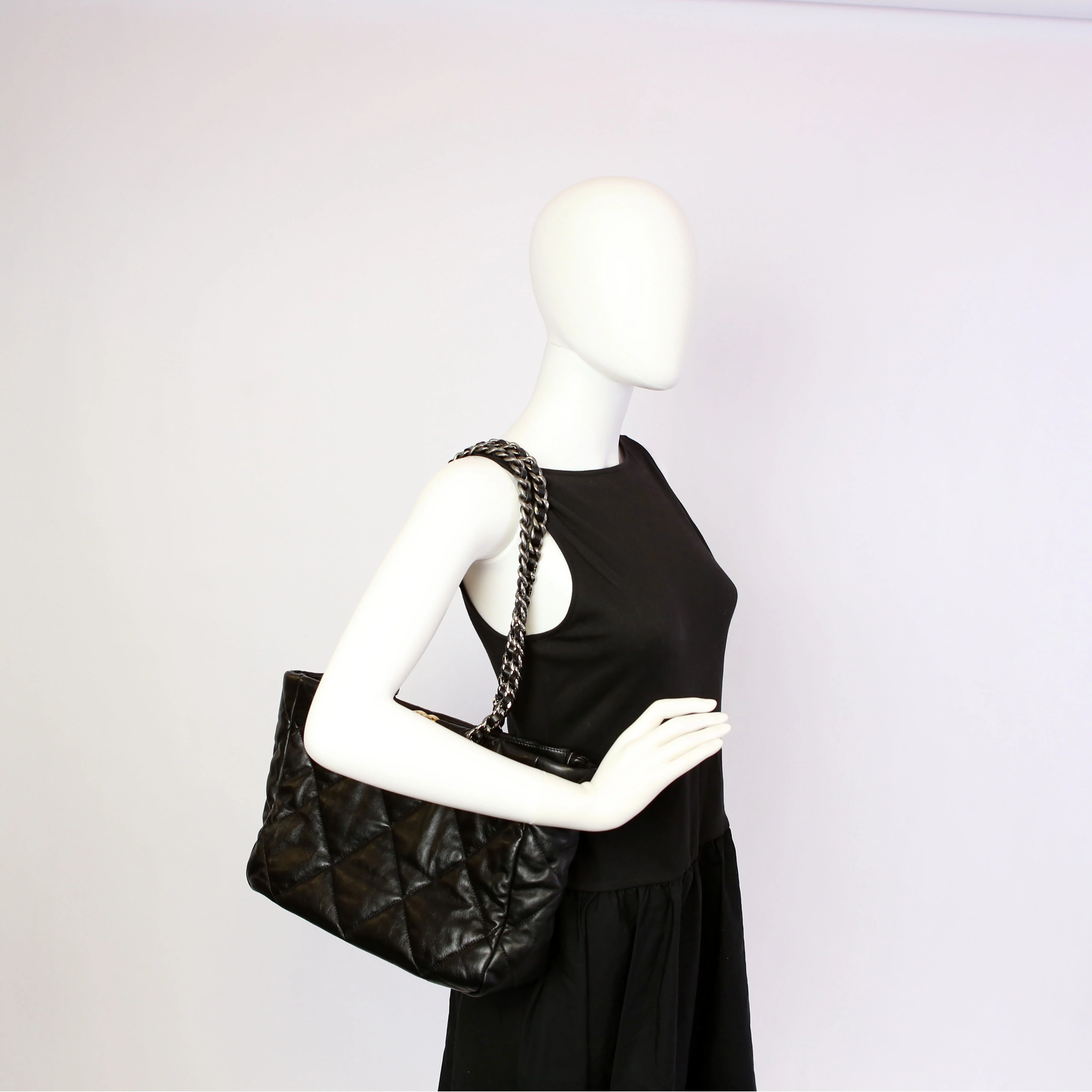 Chanel 19 Quilted Goatskin E/W Shopping Tote Black - Image 11