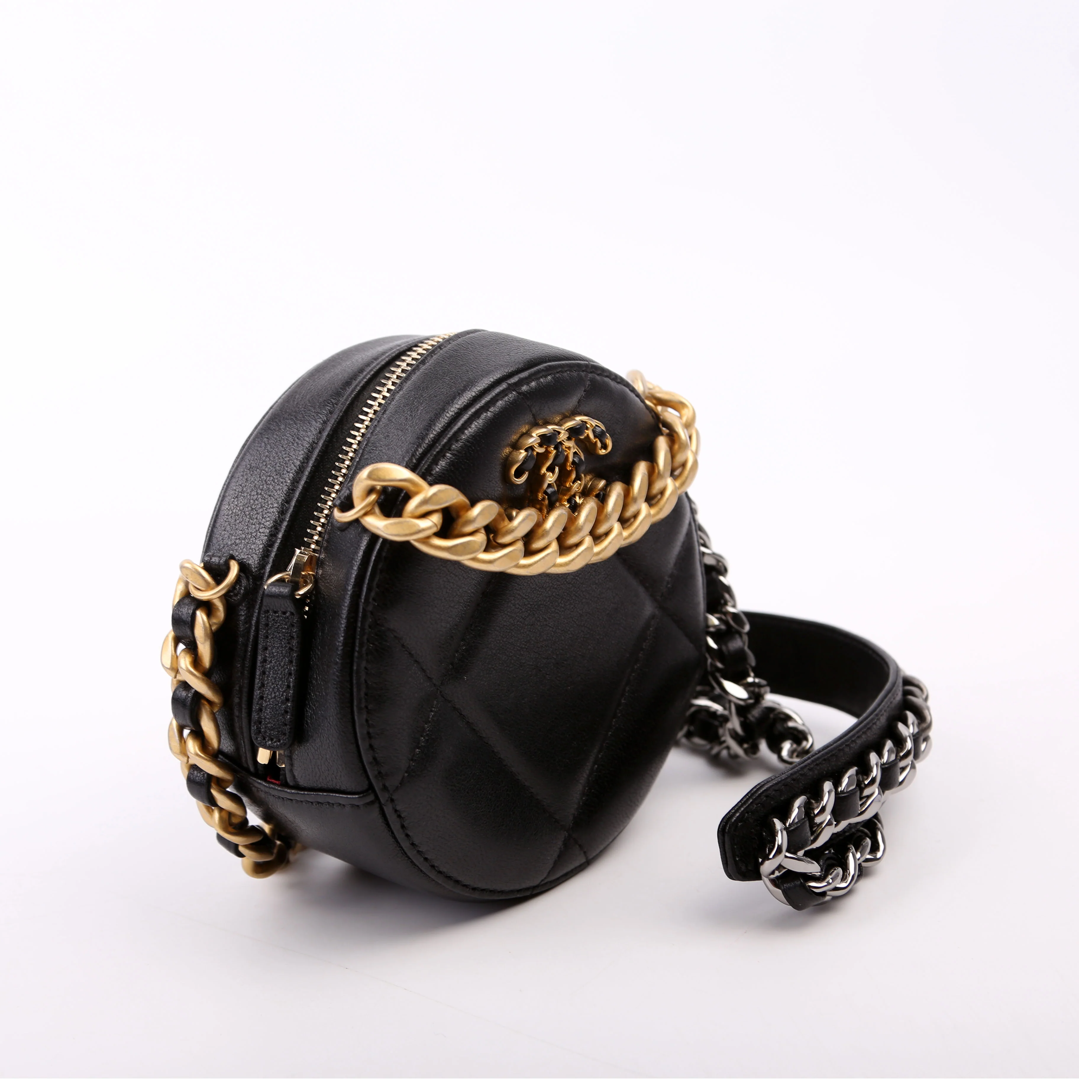 Chanel 19 Round Clutch Goarskin 29M Black - Image 2