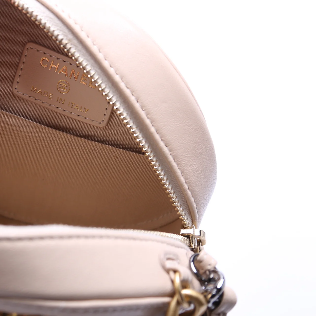 Chanel 19 Round Clutch Goatskin 2M Tan - Image 6