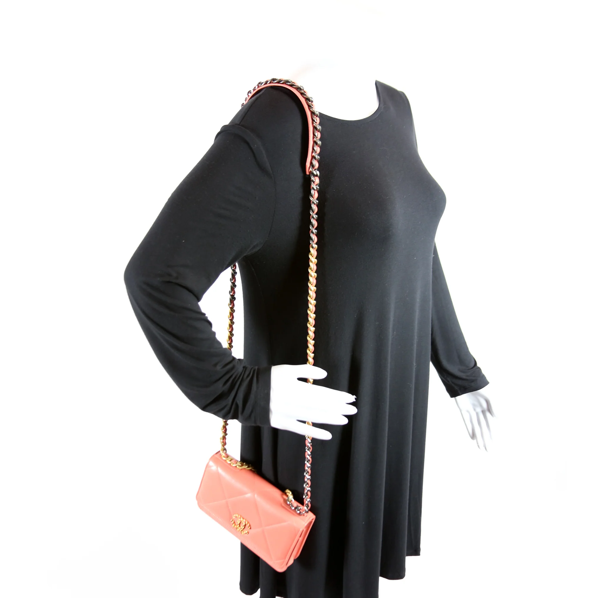 Chanel 19 WOC Quilted 30M Coral - Image 10