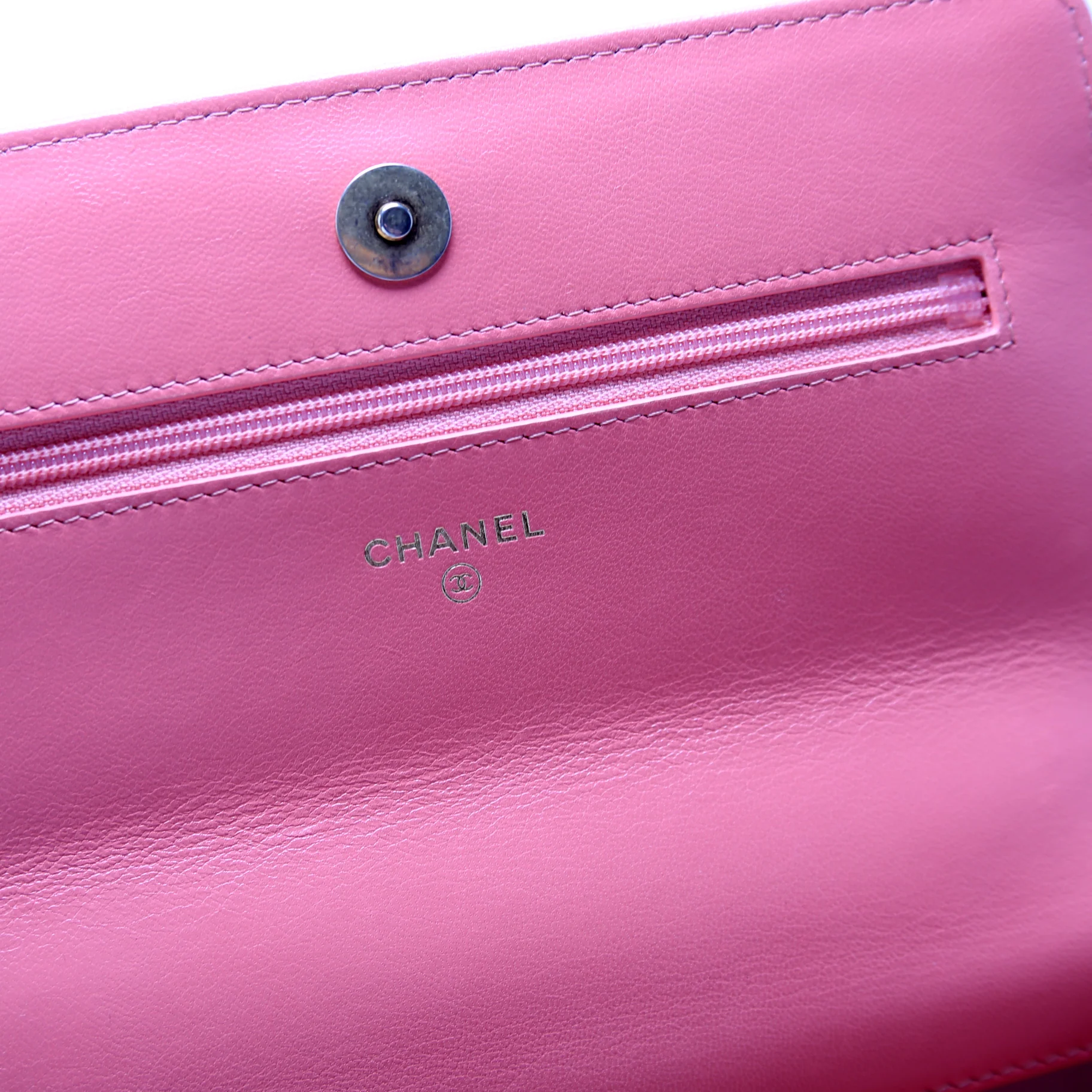 Chanel 19 WOC Quilted 30M Coral - Image 8