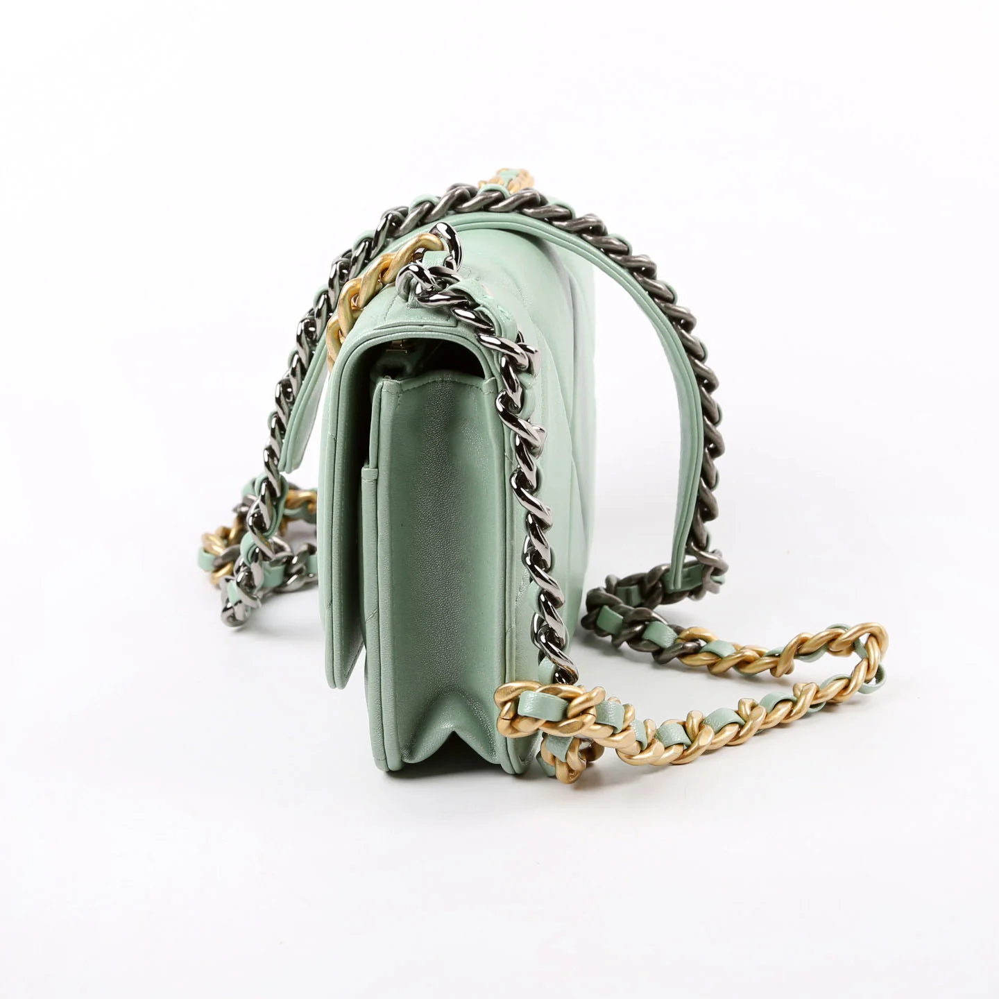 Chanel 19 WOC Quilted Lambksin RFID - Image 3