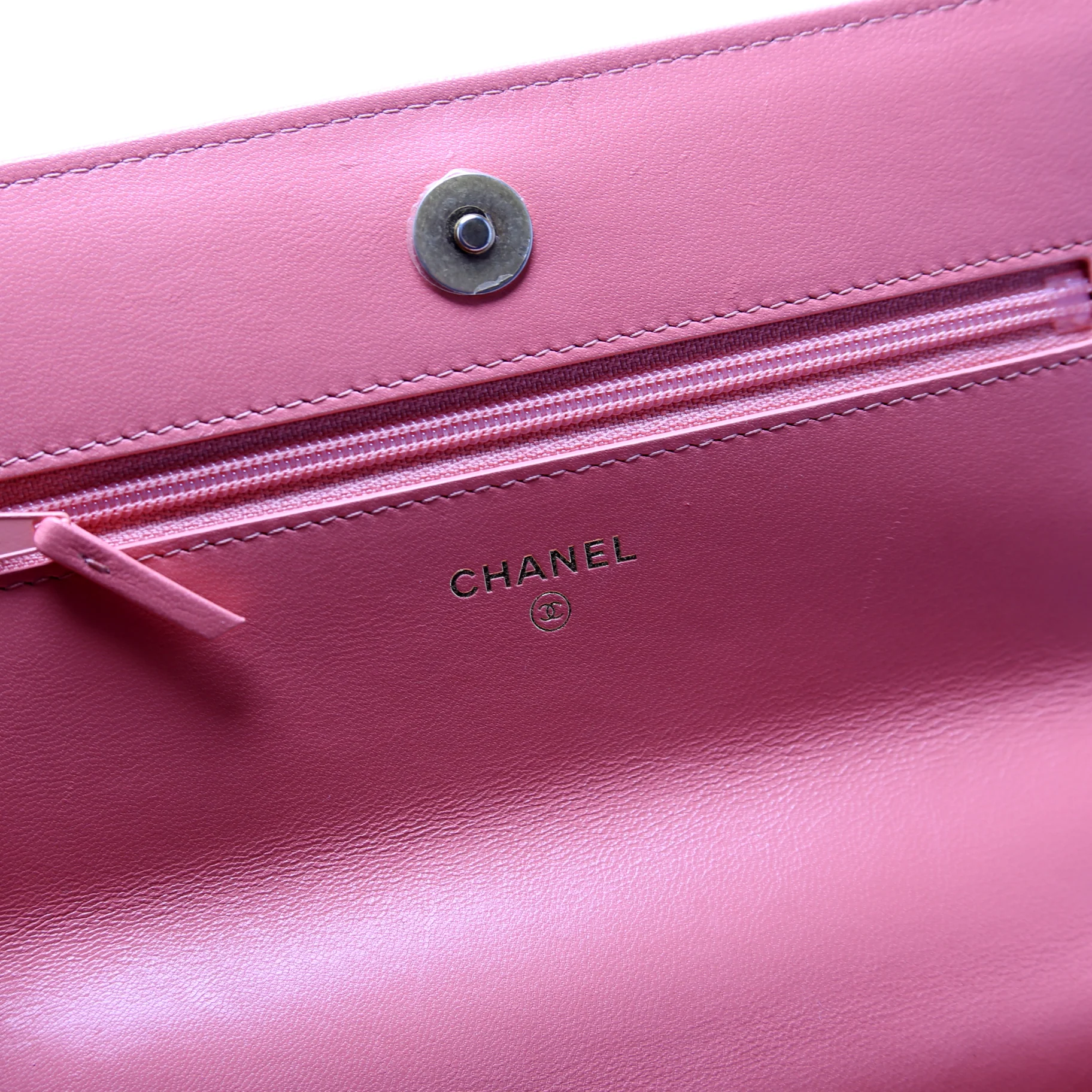 Chanel 19 WOC Quilted Lambskin 30M Pink - Image 9