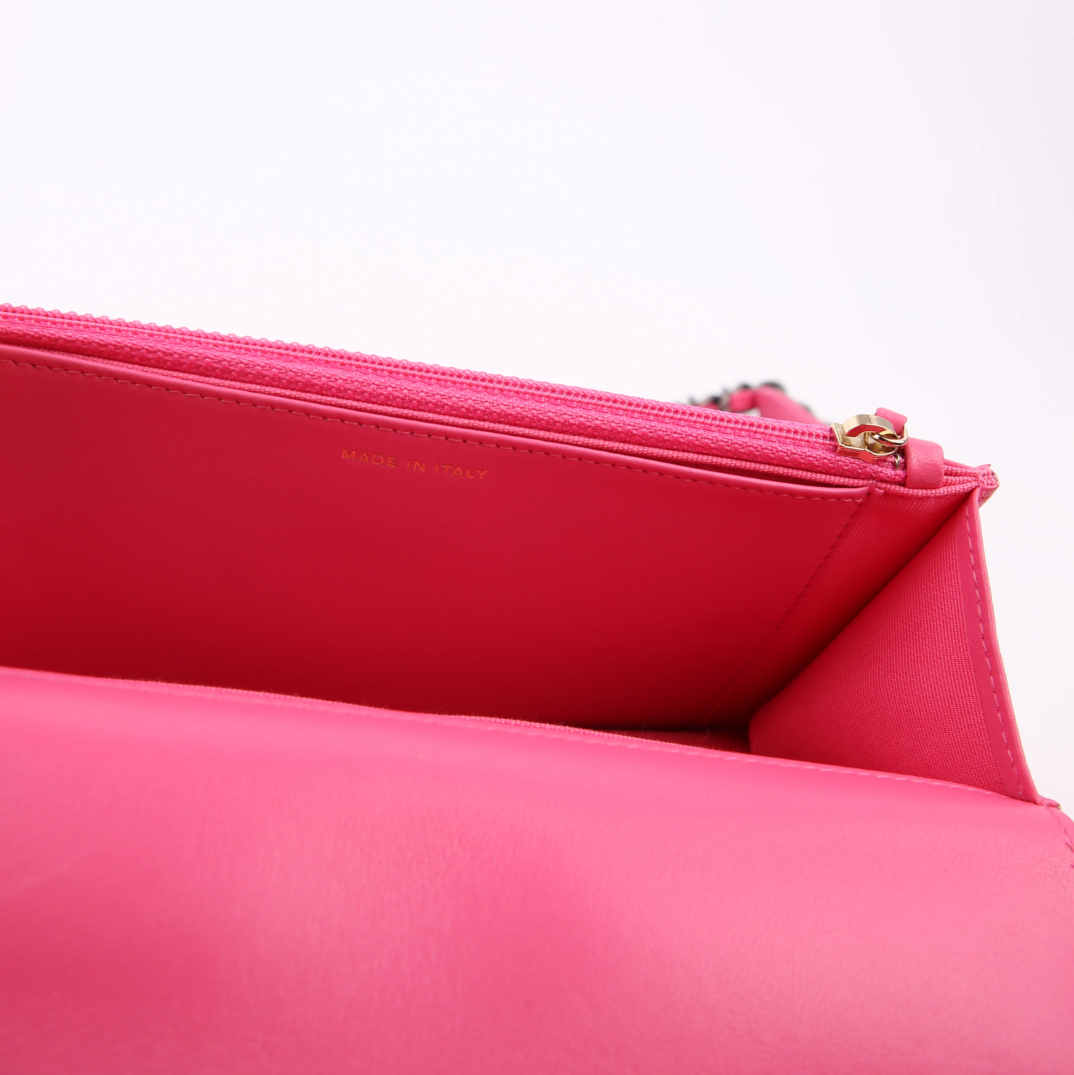 Chanel 19 WOC Quilted Lambskin Pink - Image 9