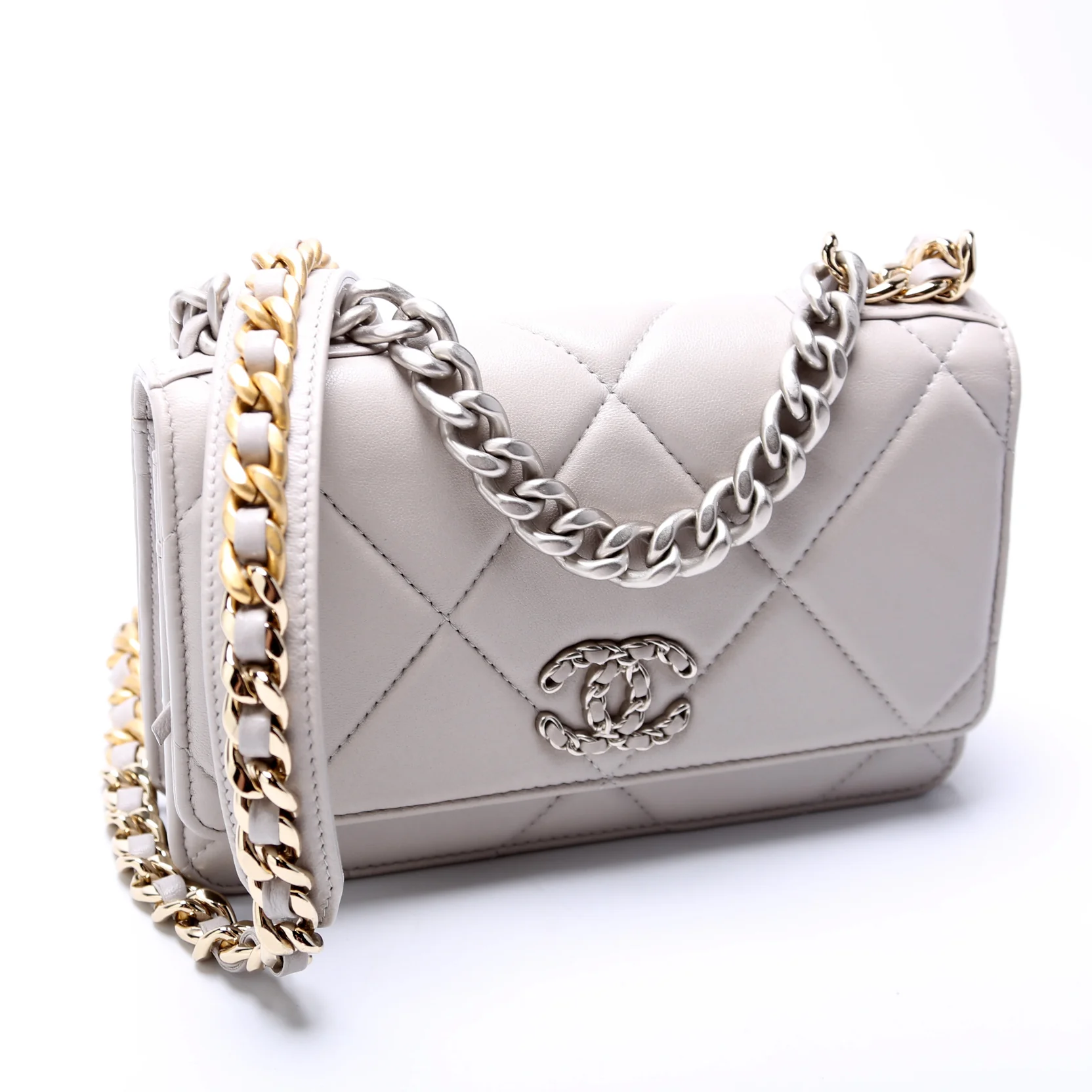 Chanel 19 WOC Quilted Lambskin RFID - Image 2