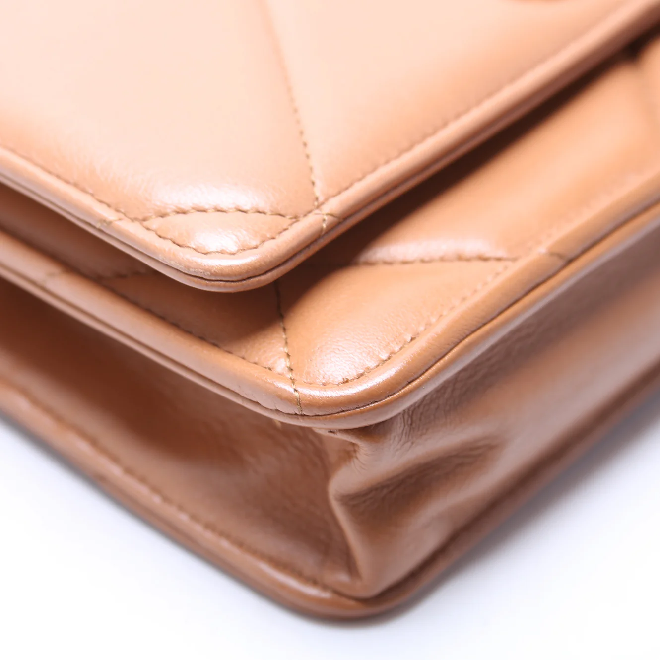 Chanel 19 WOC Quilted Lambskin RFID Brown - Image 7