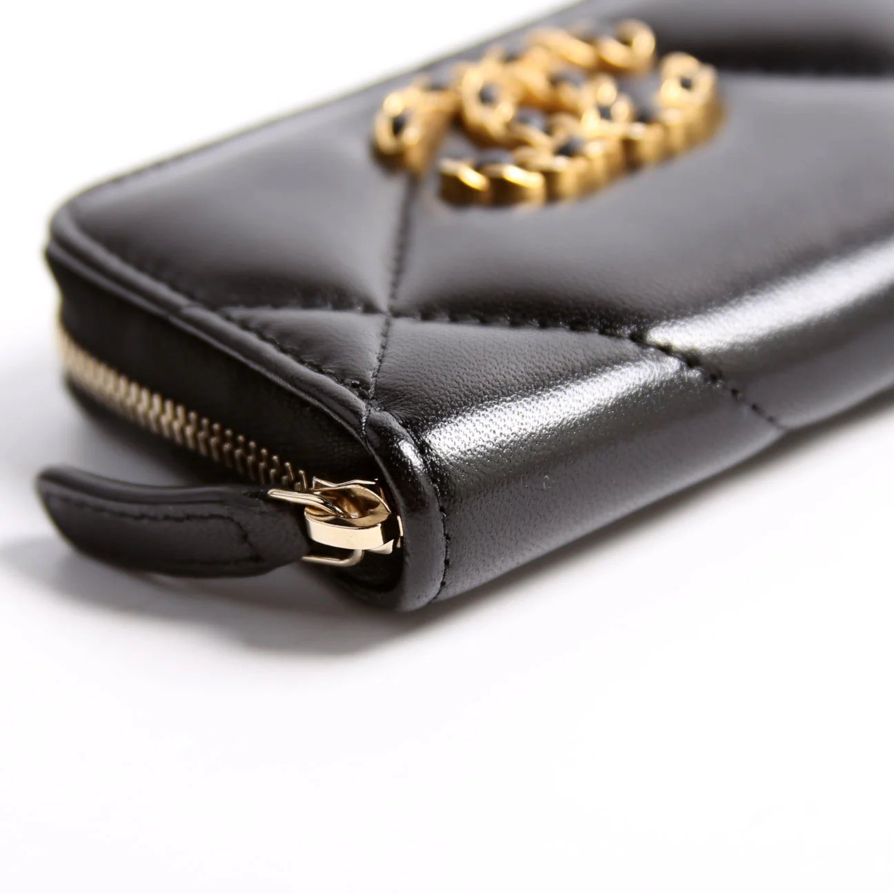 Chanel 19 Zip Around Coin Purse Quilted Lambskin RFID Black - Image 6