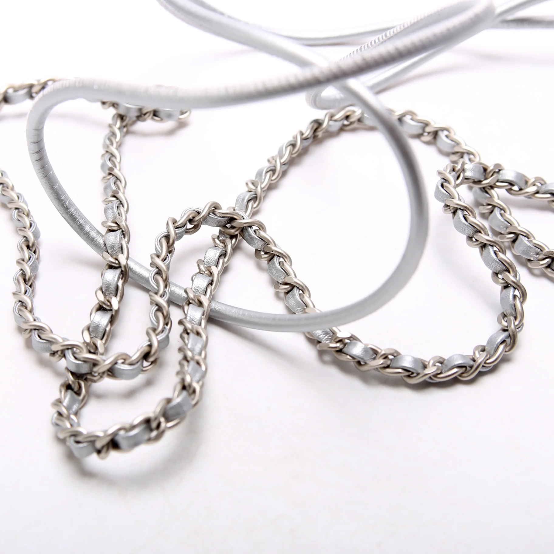 Chanel 22 Mini Metallic Calfskin RFID Silver - Image 6
