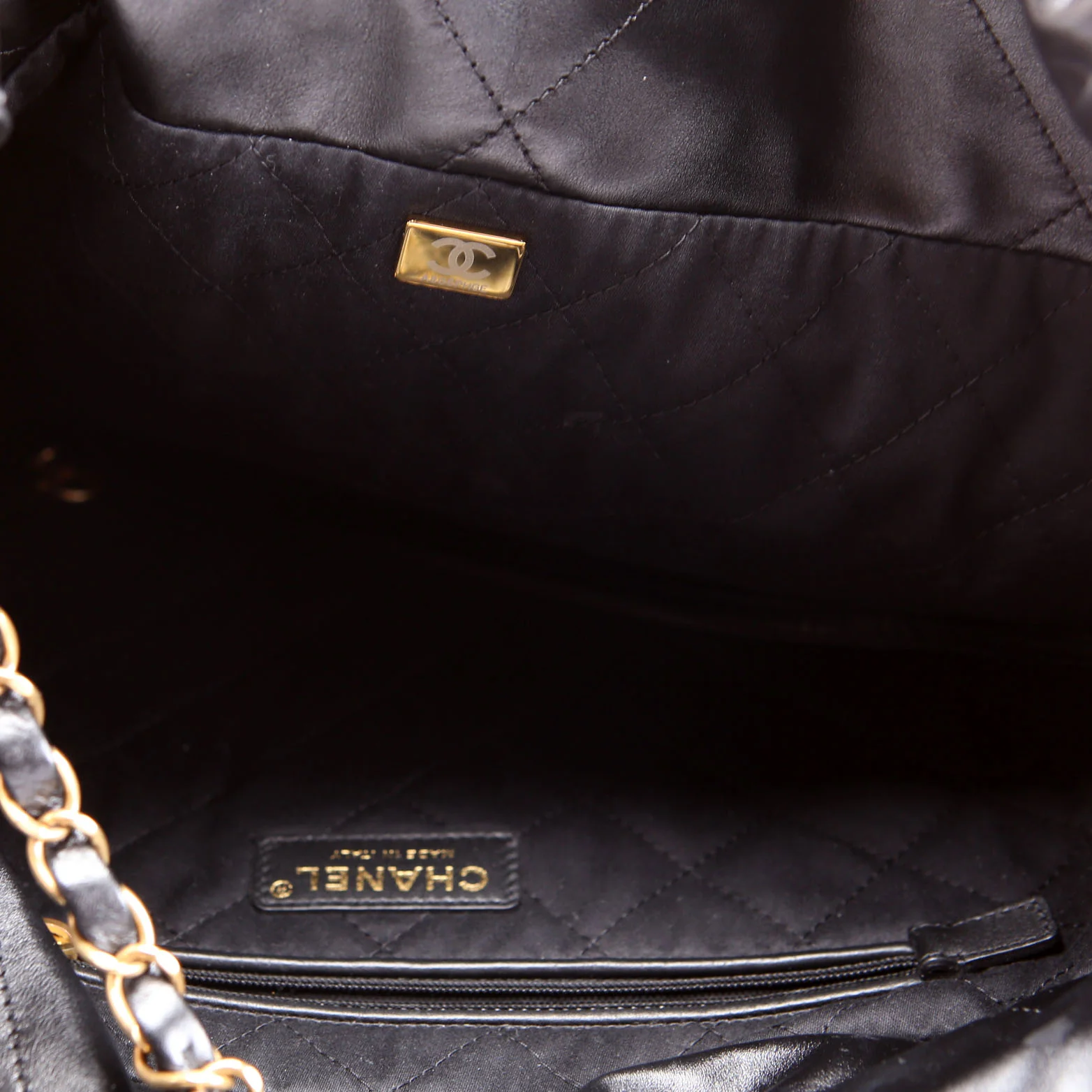 Chanel 22 Quilted Medium Hobo (RFID) Black/Gold - Image 7