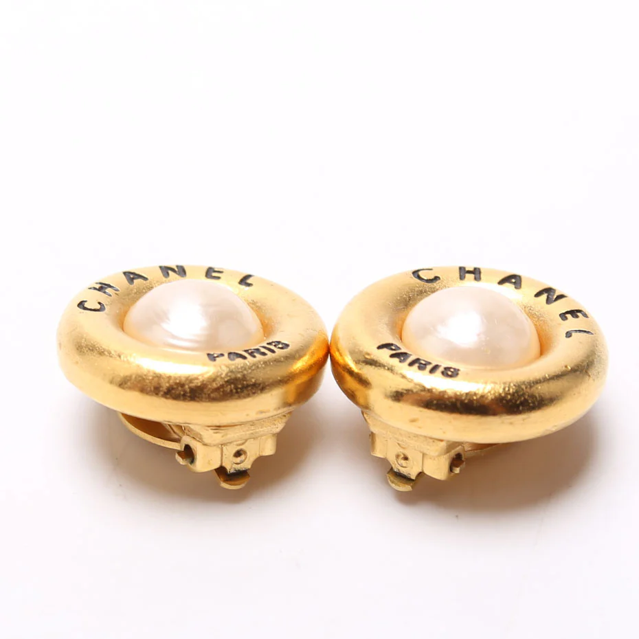 Chanel Paris Round Faux Pearl Clip-On Earrings Gold/Pearl - Image 4