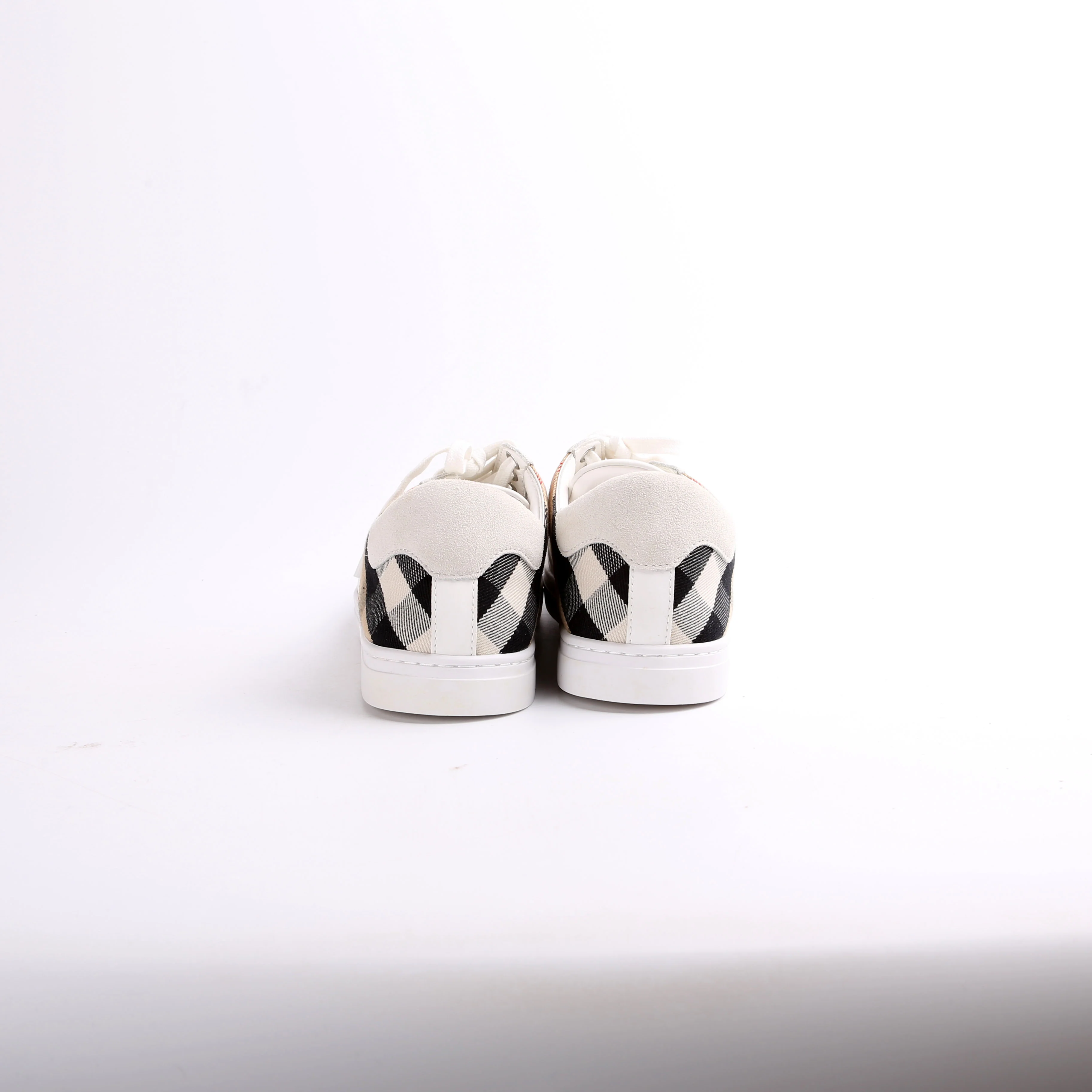 Check Low Top Sneakers Size 42 - Image 3