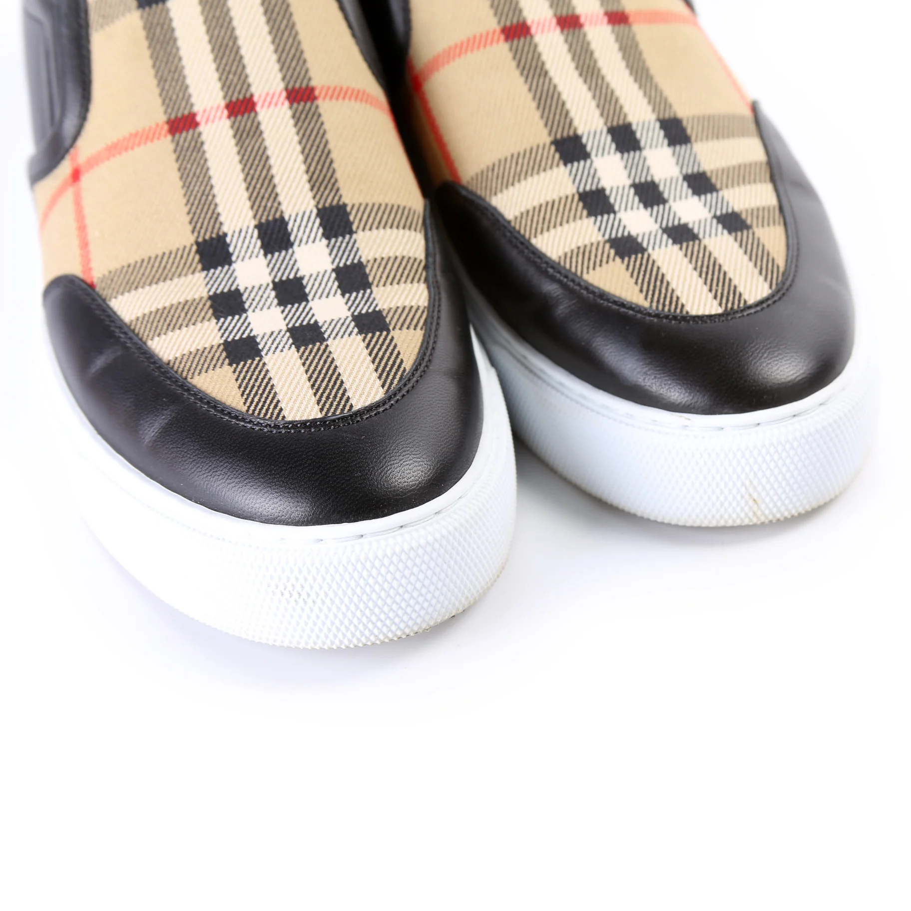 Check Slip On Sneakers Size 39 - Image 9