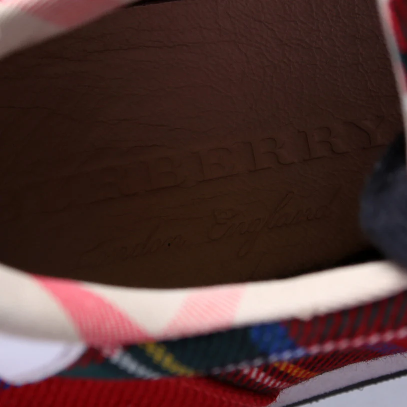 Check Sneakers Size 36 - Image 5