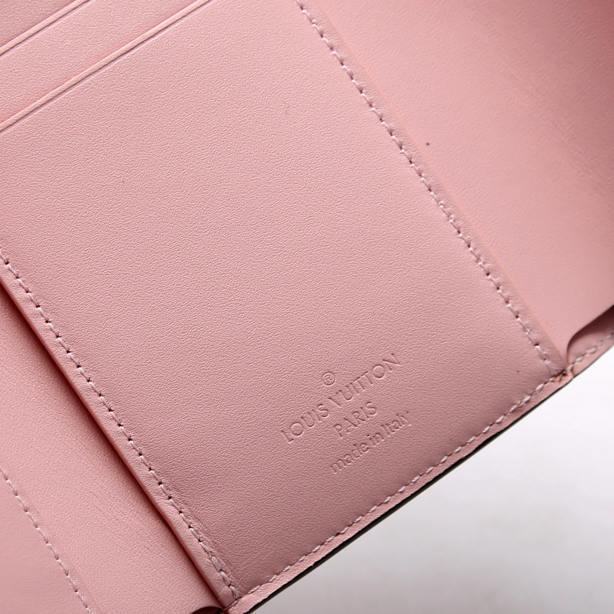 Cherrywood Compact Wallet Monogram Pink - Image 7