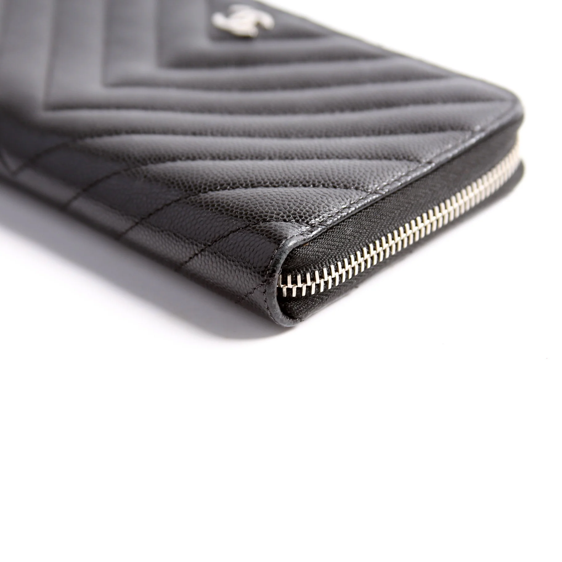 Chevron Caviar Large Gusset Zip Around Wallet 24M Black - Image 7