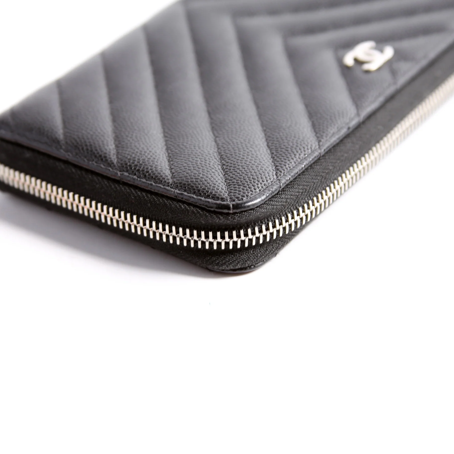 Chevron Caviar Large Gusset Zip Around Wallet 24M Black - Image 8