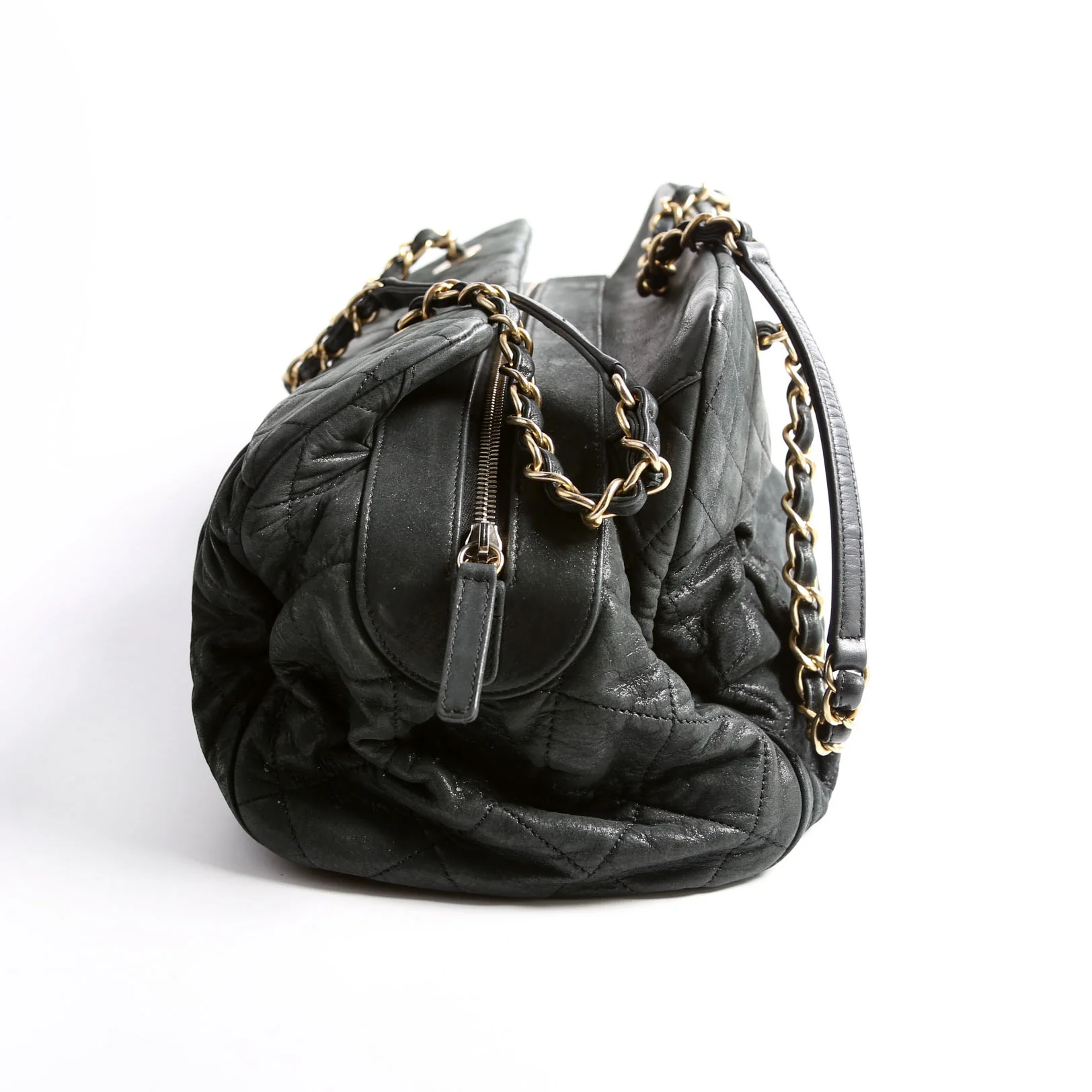 Chic Quilted Bowling Bag Iridescent Lambskin 15M Black/Gold - Image 3