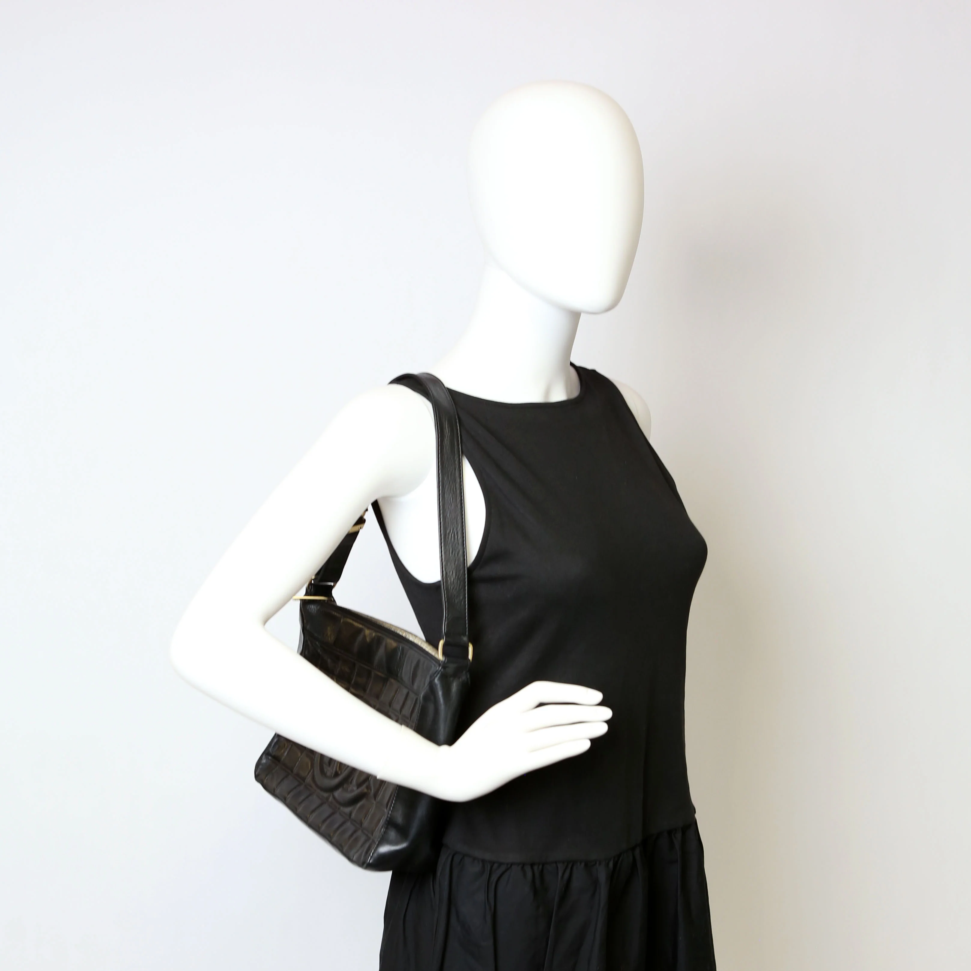 Chocolate Bar Shoulder Bag Lambskin Black - Image 18