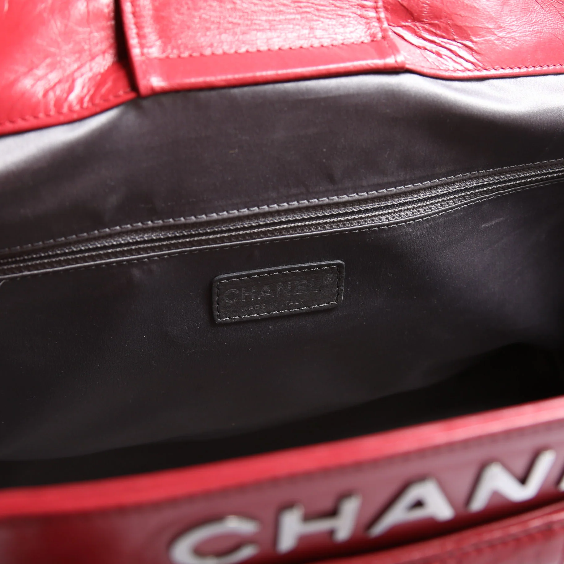 Chocolate Bar Tote Large 11M Red - Image 11