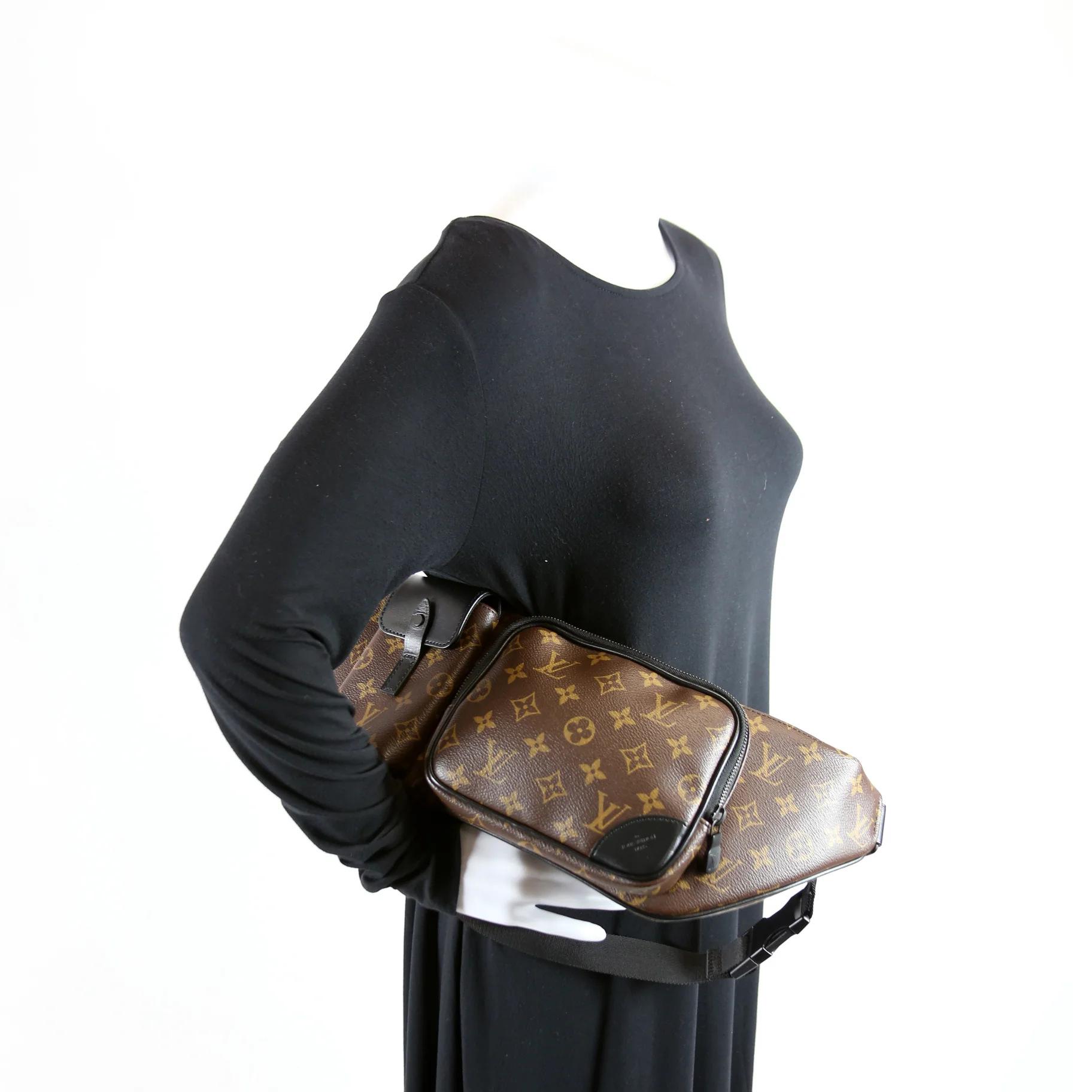 Christopher Bumbag Monogram Macassar - Image 10
