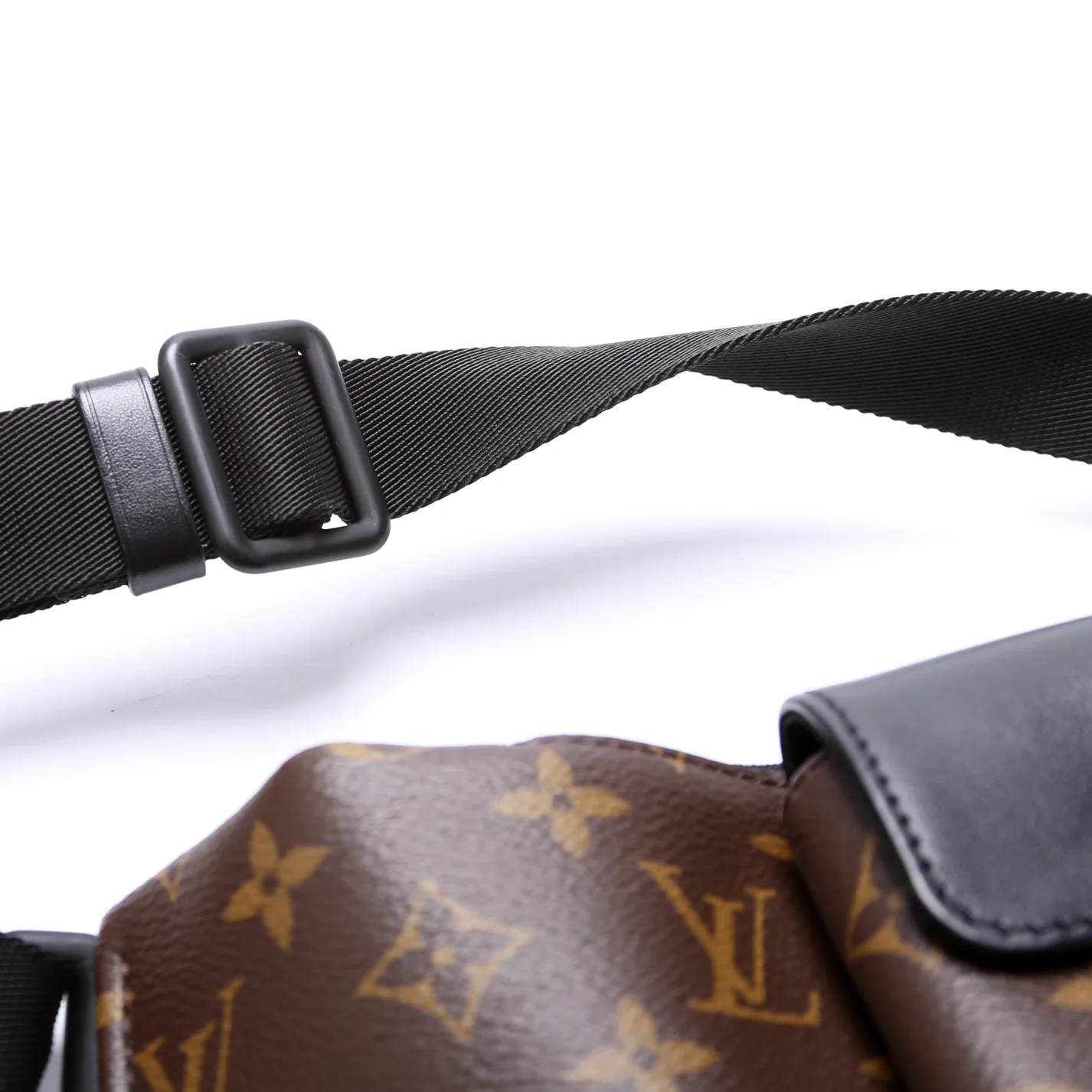 Christopher Bumbag Monogram Macassar - Image 7