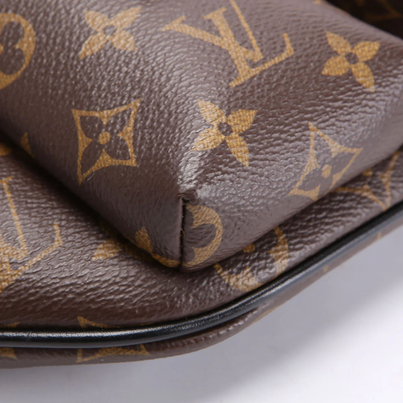 Christopher Bumbag Monogram Macassar - Image 5