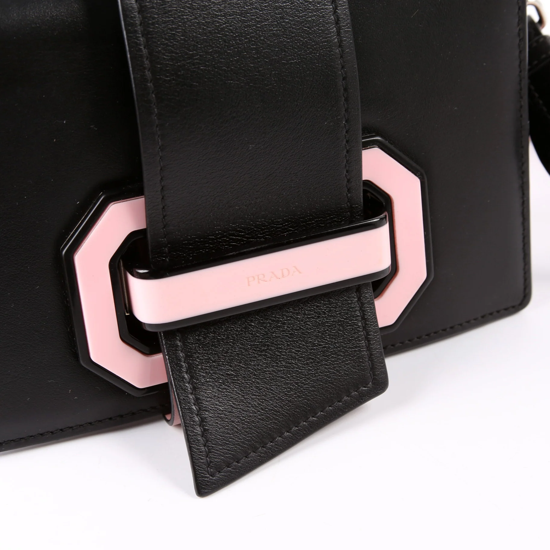 City Calf Plex Ribbon Shoulder Bag Black/Pink - Image 7