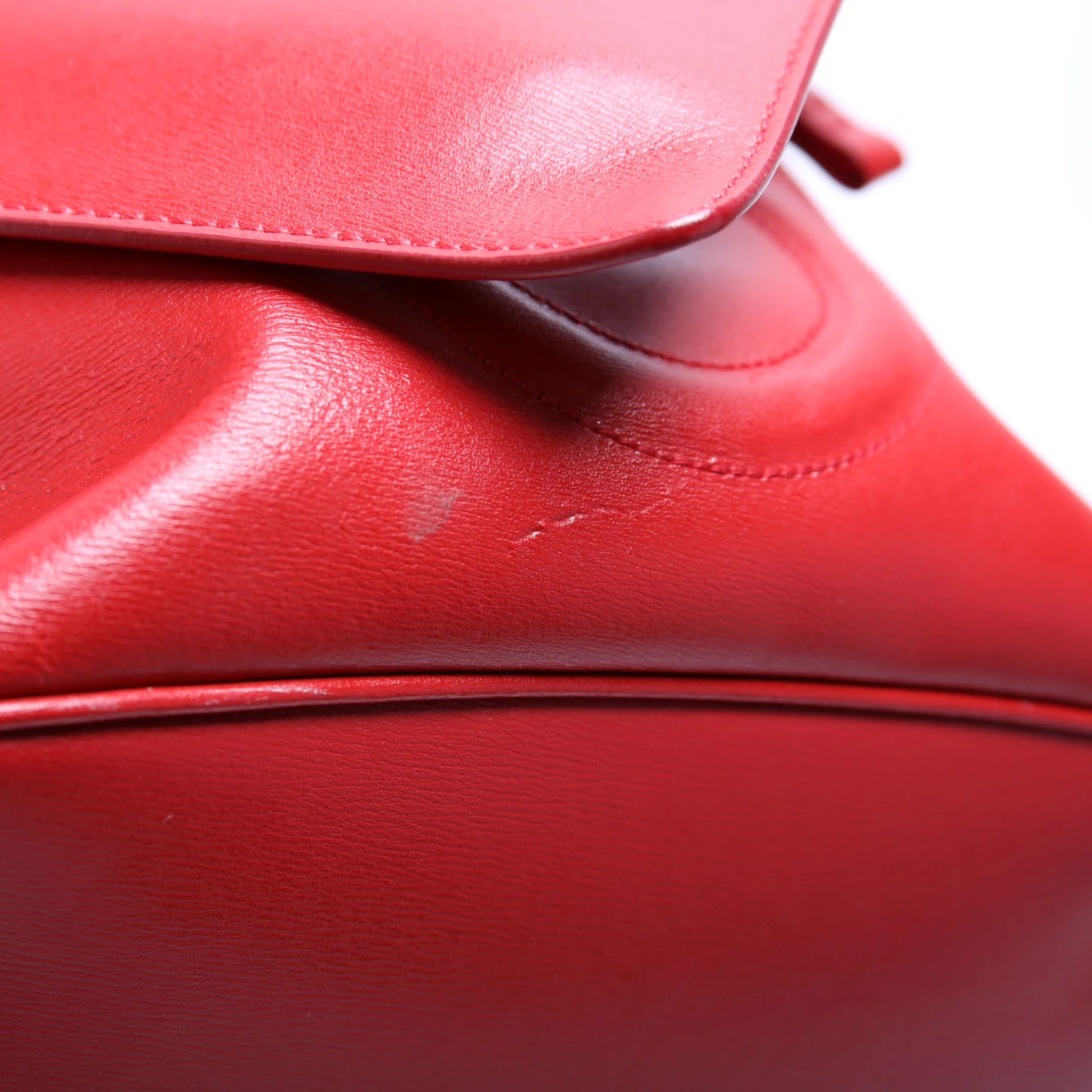 City Leather Bucket Bag Medium - Image 6