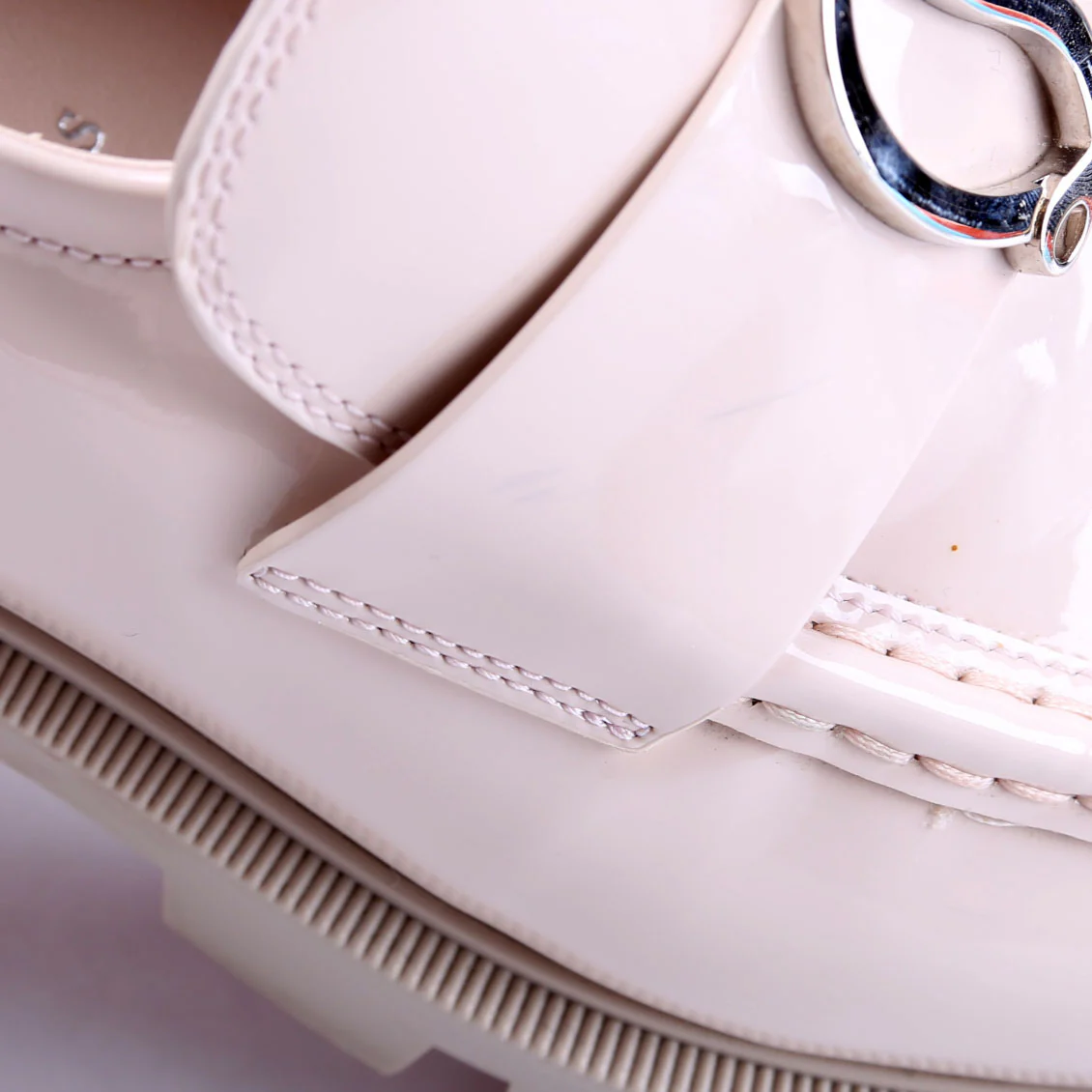 CL Moc Lug Loafers Size 38.5 Taupe - Image 5