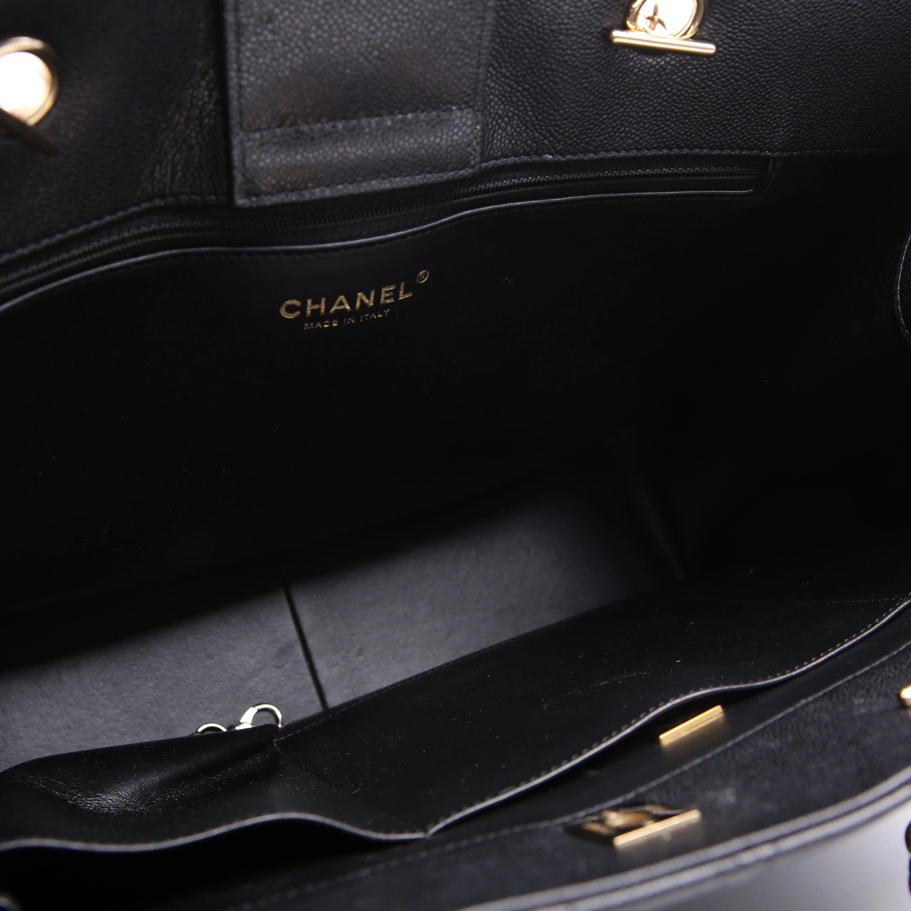 Classic CC Shopping Tote Caviar RFID Black - Image 13