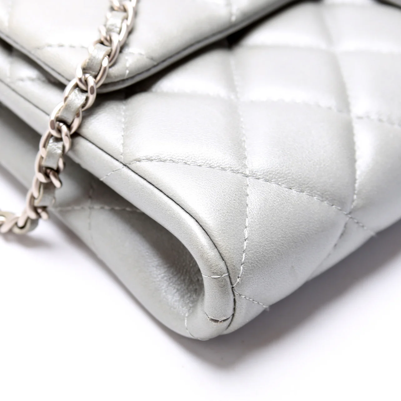 Classic Chain Clutch Lambskin 16M - Image 5