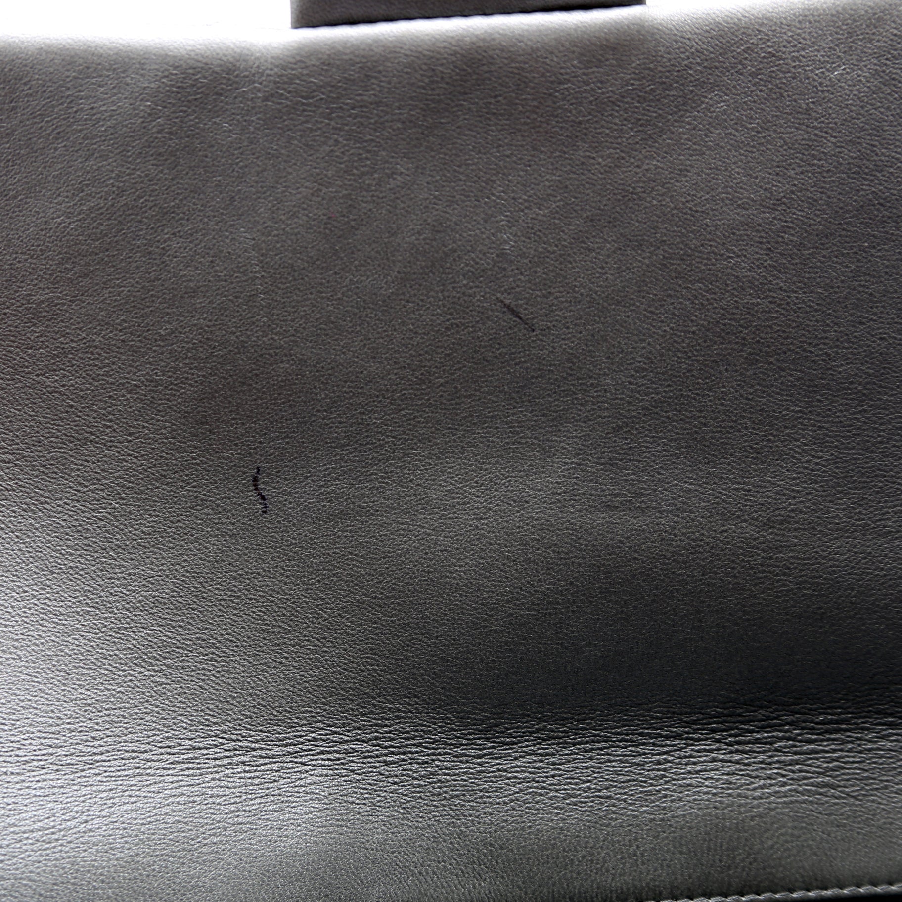 Classic Chain Clutch Lambskin 16M - Image 9