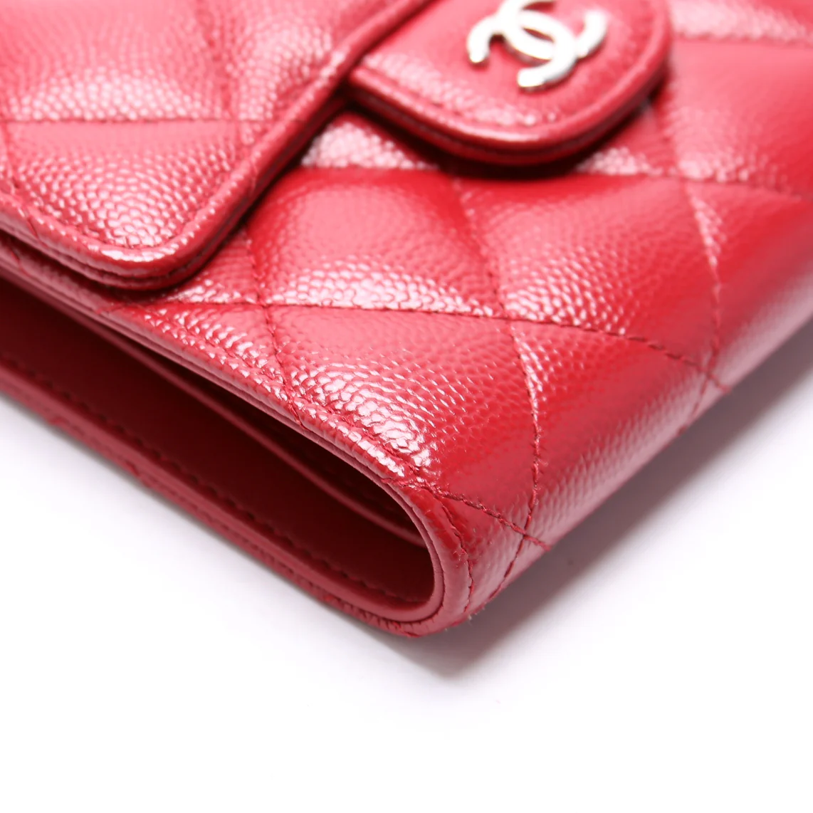 Classic Compact Flap Wallet Caviar 24m - Image 5