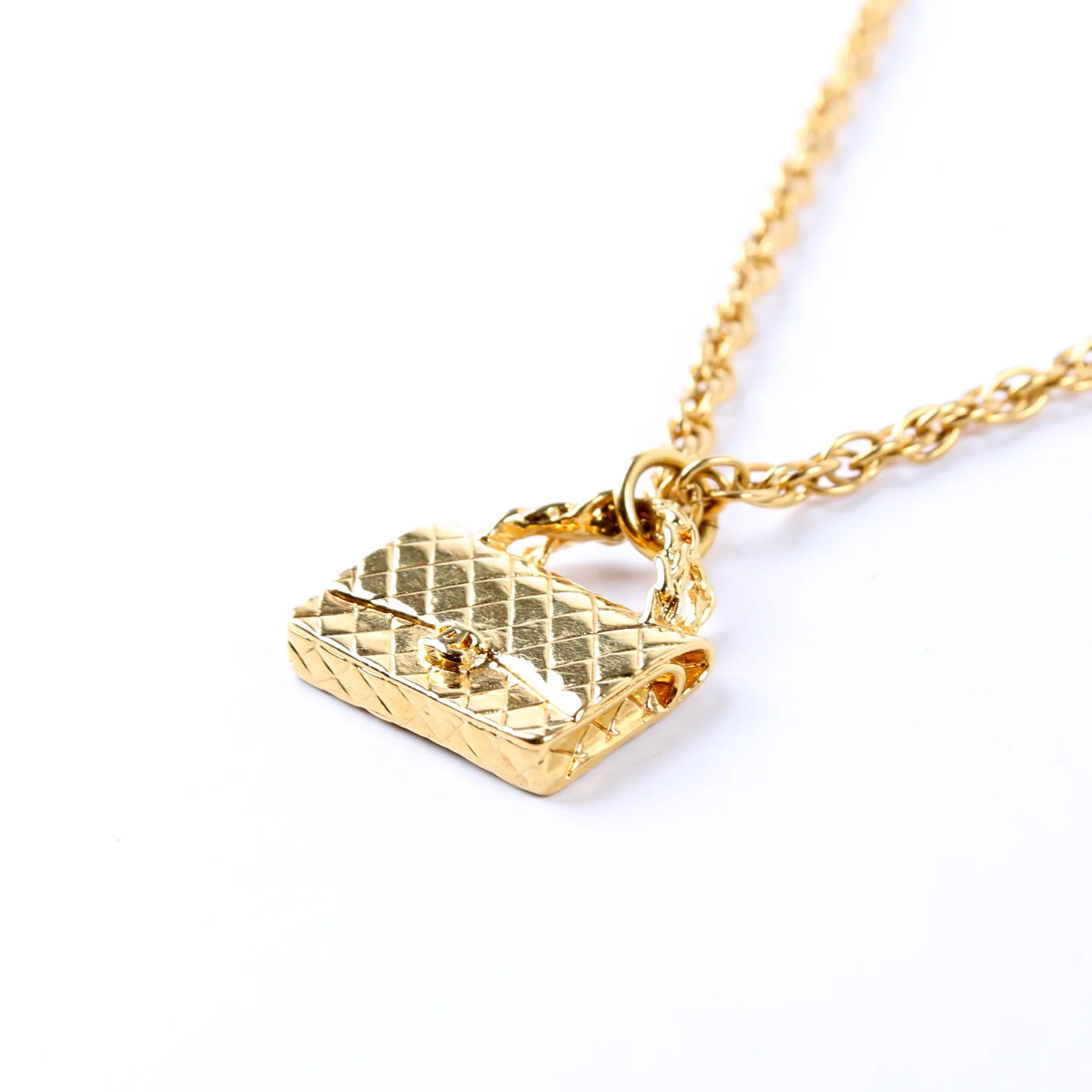 Classic Flap Choker Vintage Necklace Gold - Image 4